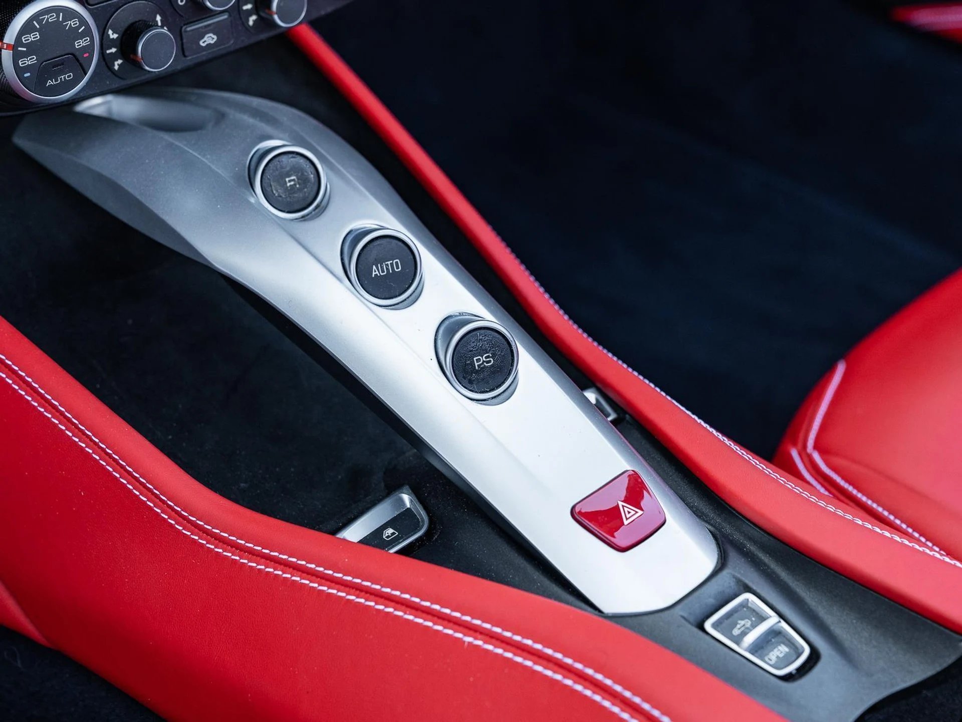 mph037_2386430440_Used_2016_Ferrari_California_T_1770806116_10d7f04120