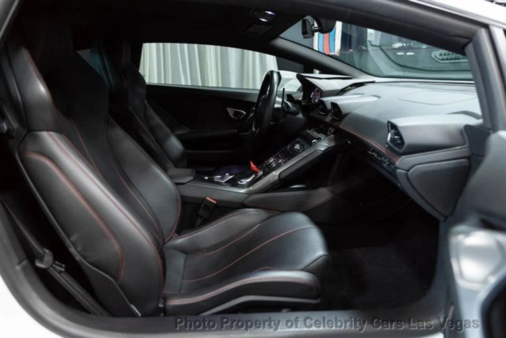 mph037_238766920_used_2019_lamborghini_huracan_lp5802_9707_22868387_42_640_b7785c2af4