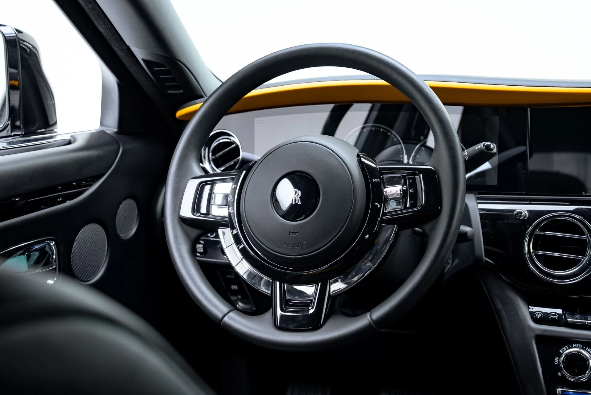 mph037_2392773698_Used_2022_Rolls_Royce_Ghost_1776983451_8e83746234