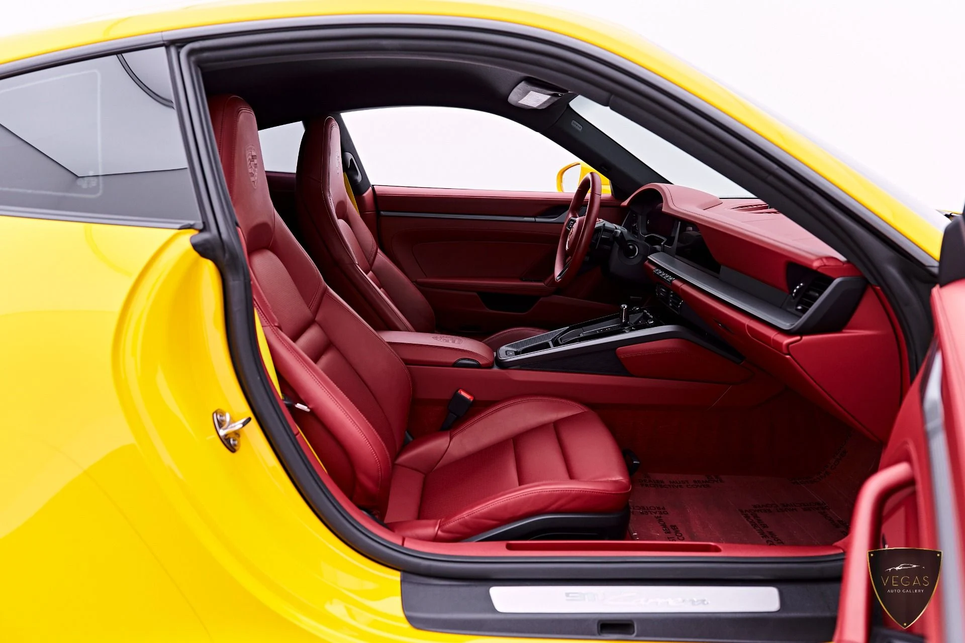 mph037_239366553_Used_2025_Porsche_911_Carrera_1784942528_5354c41808
