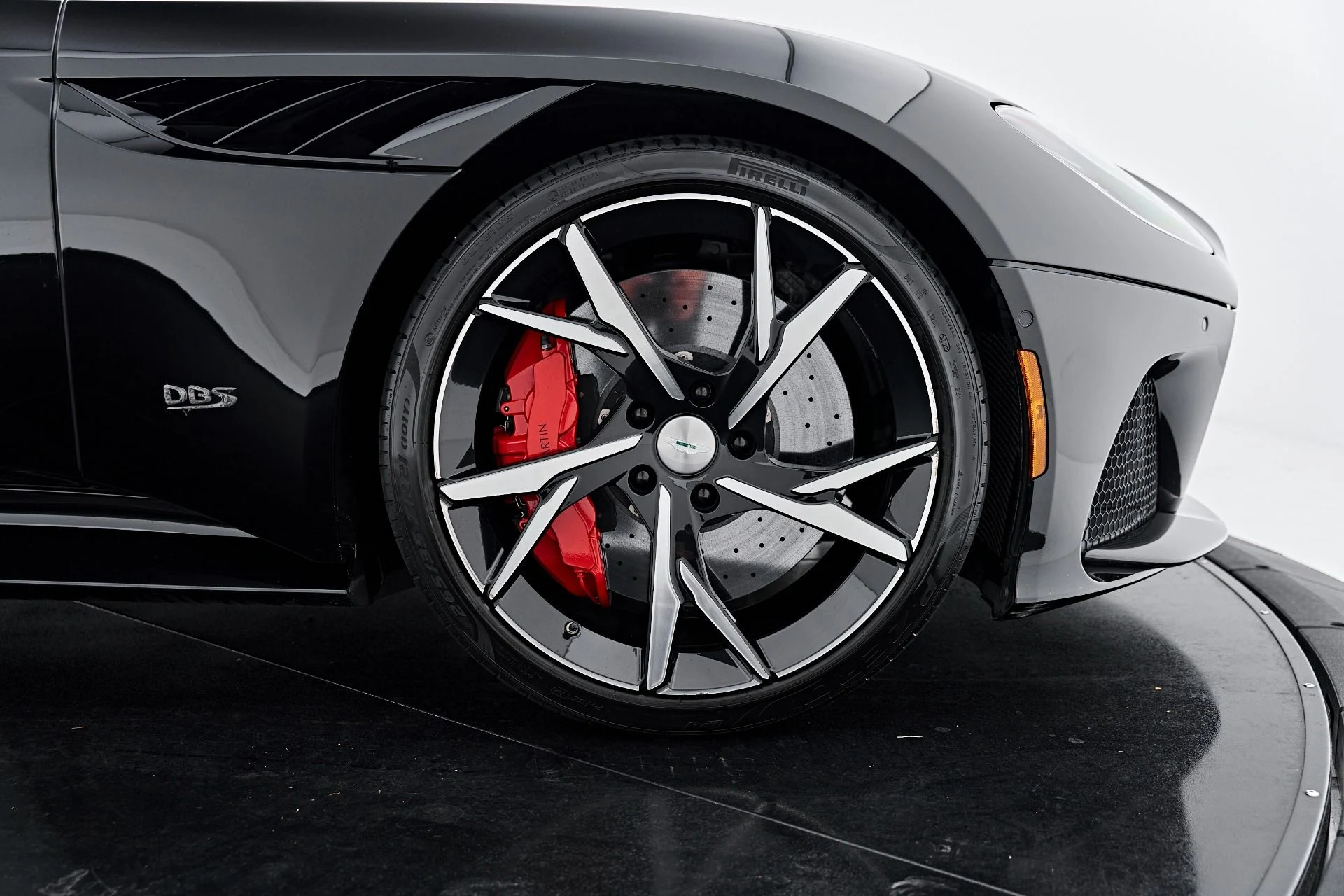 mph037_2417677640_Used_2019_Aston_Martin_DBS_Superleggera_1791337468_de948a9a96