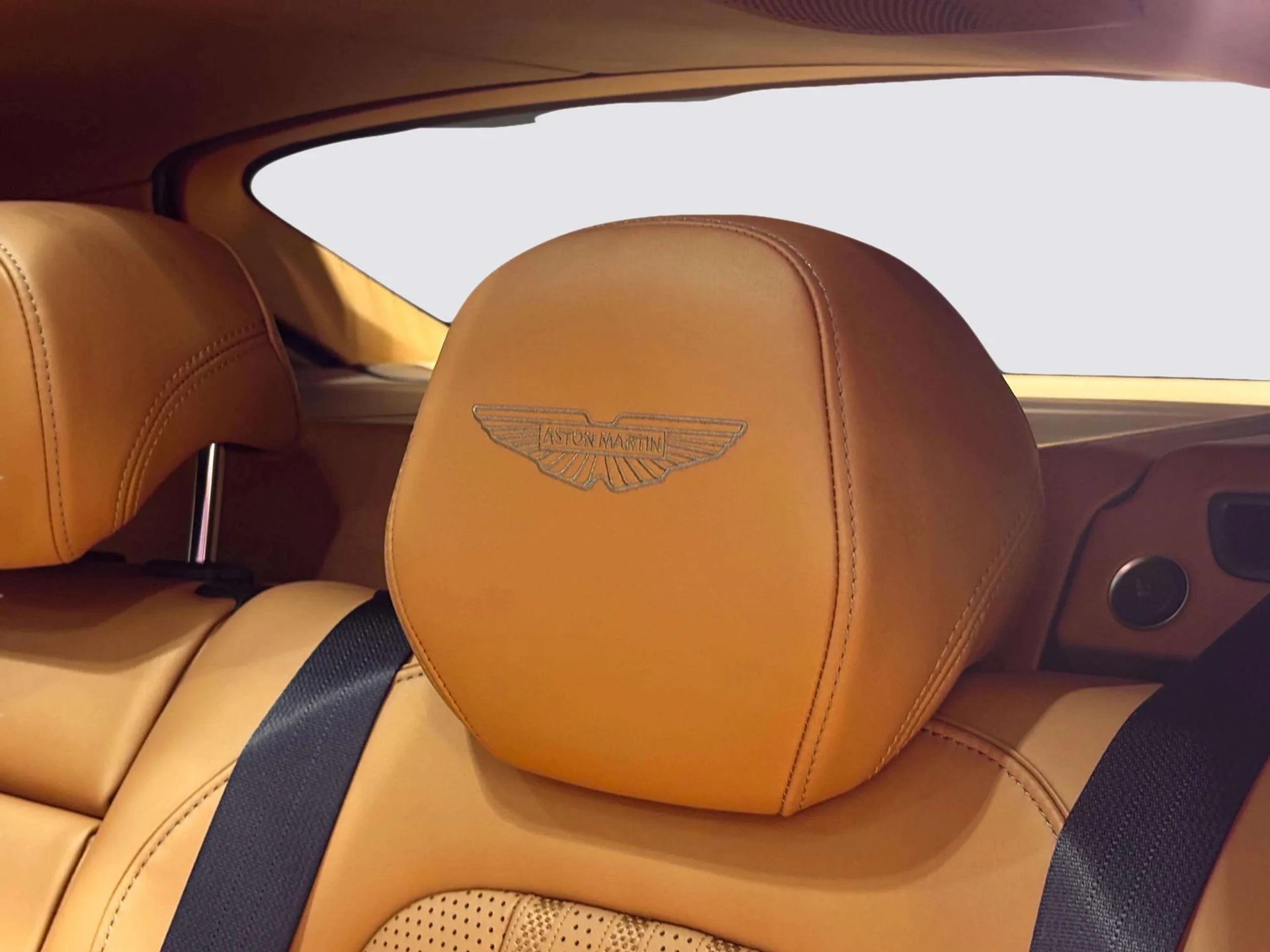 mph037_2424128515_036bcbba_b063_4daf_9bf9_9e2b4a5040de_4af7c51e9c