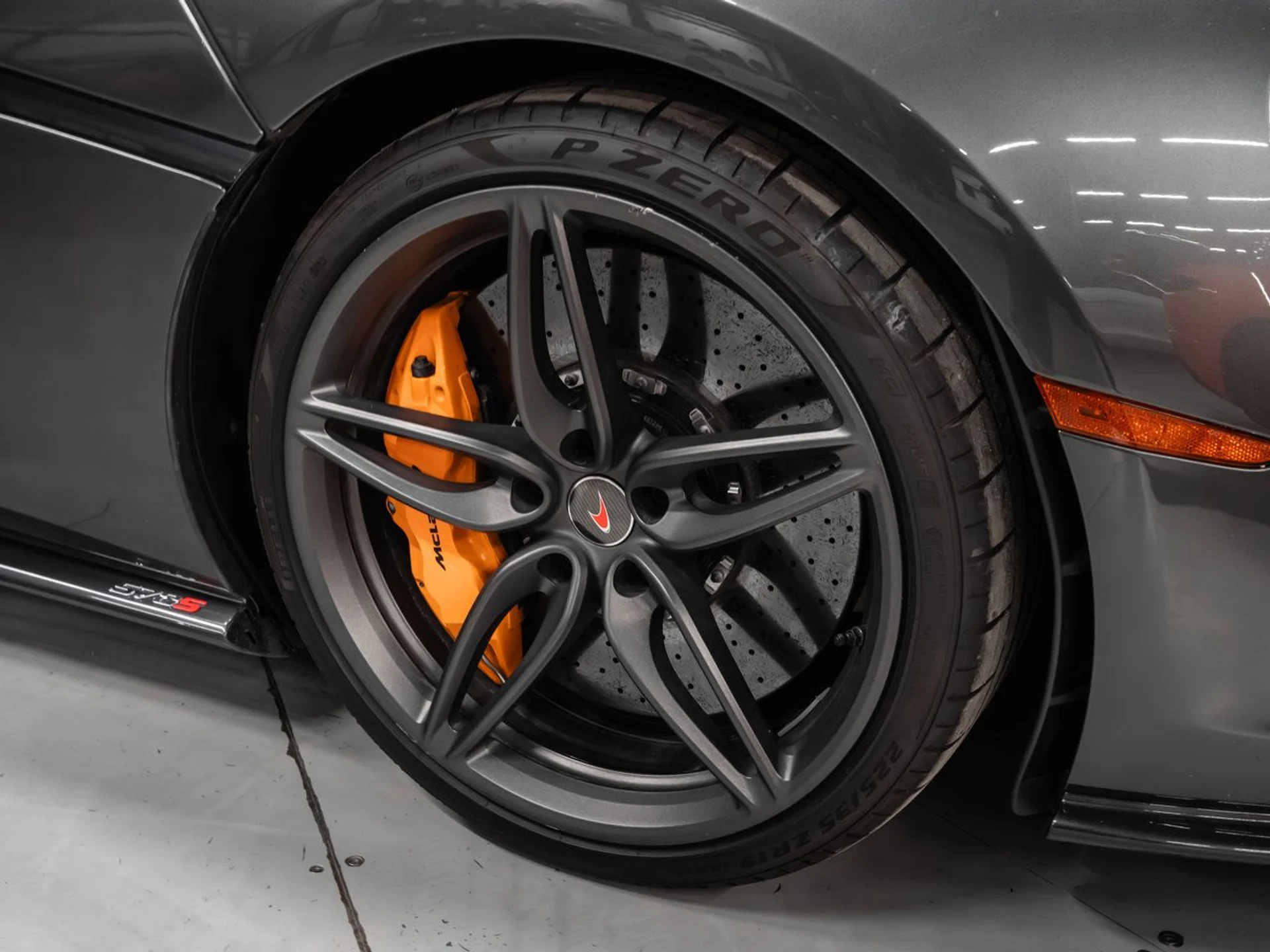 mph037_2445185956_mclaren_570s_2018_5af01f53ec