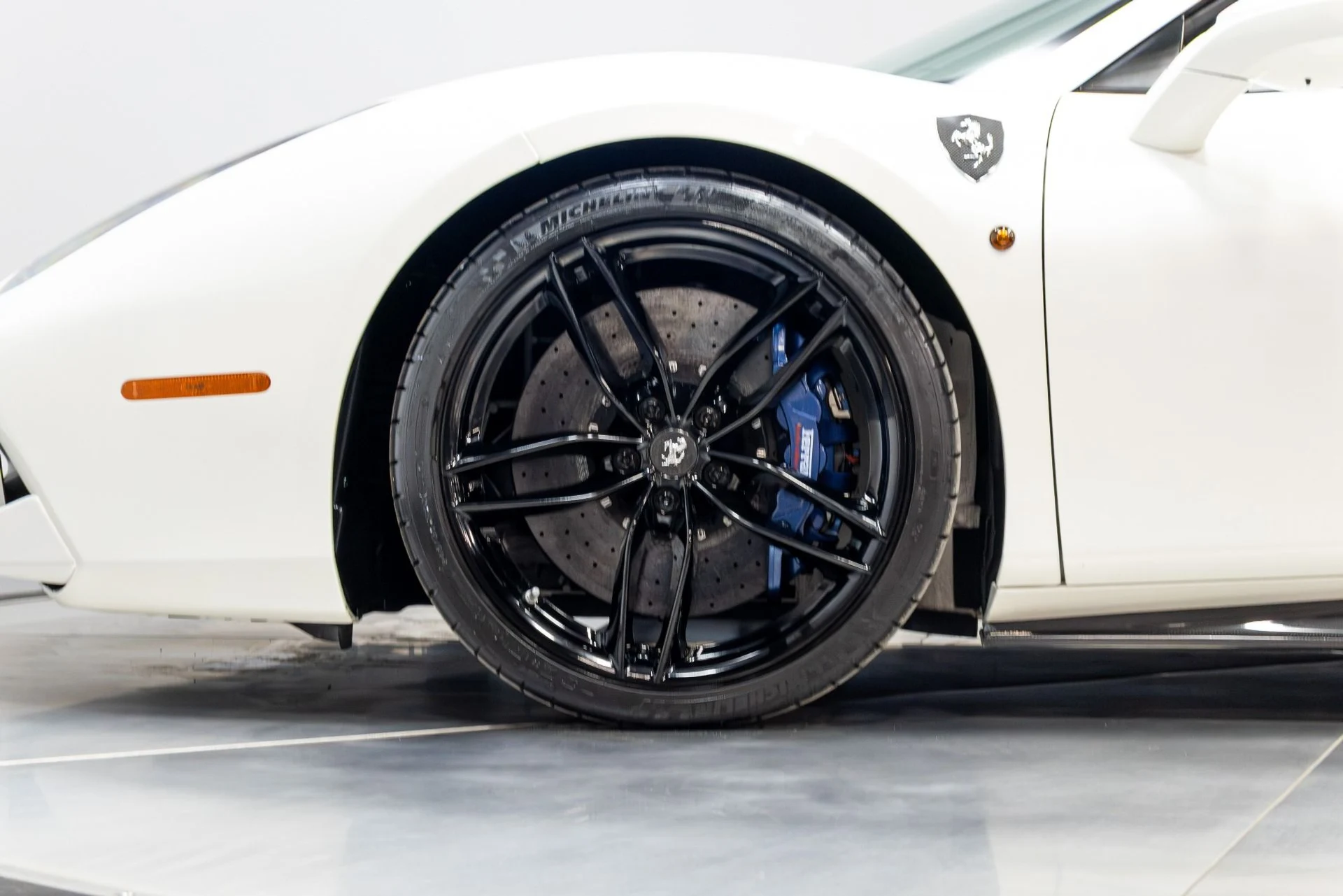 mph037_2452083194_Used_2018_Ferrari_488_Spider_1774434782_cae80da3ef