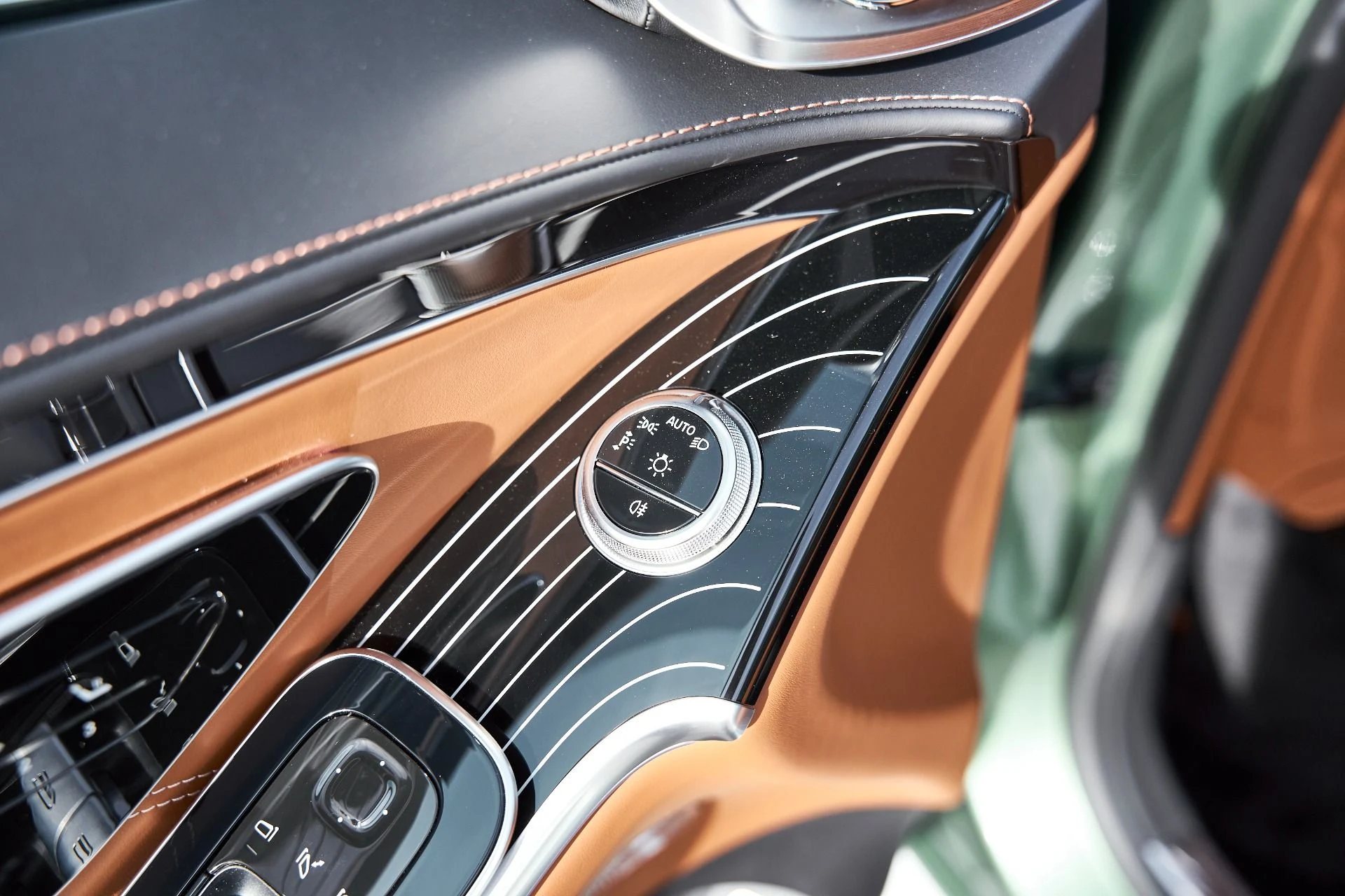 mph037_246106827_Used_2026_Mercedes_Benz_S_Class_Maybach_S_680_1766455567_d4123b794b