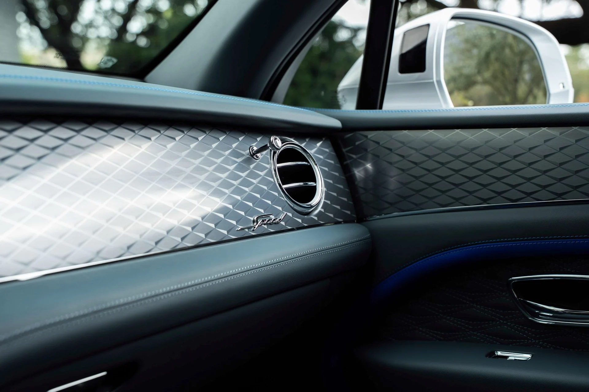 mph037_2473582075_477619924_6954c0164e73cd9f103f4fe6_ffdd3b4184