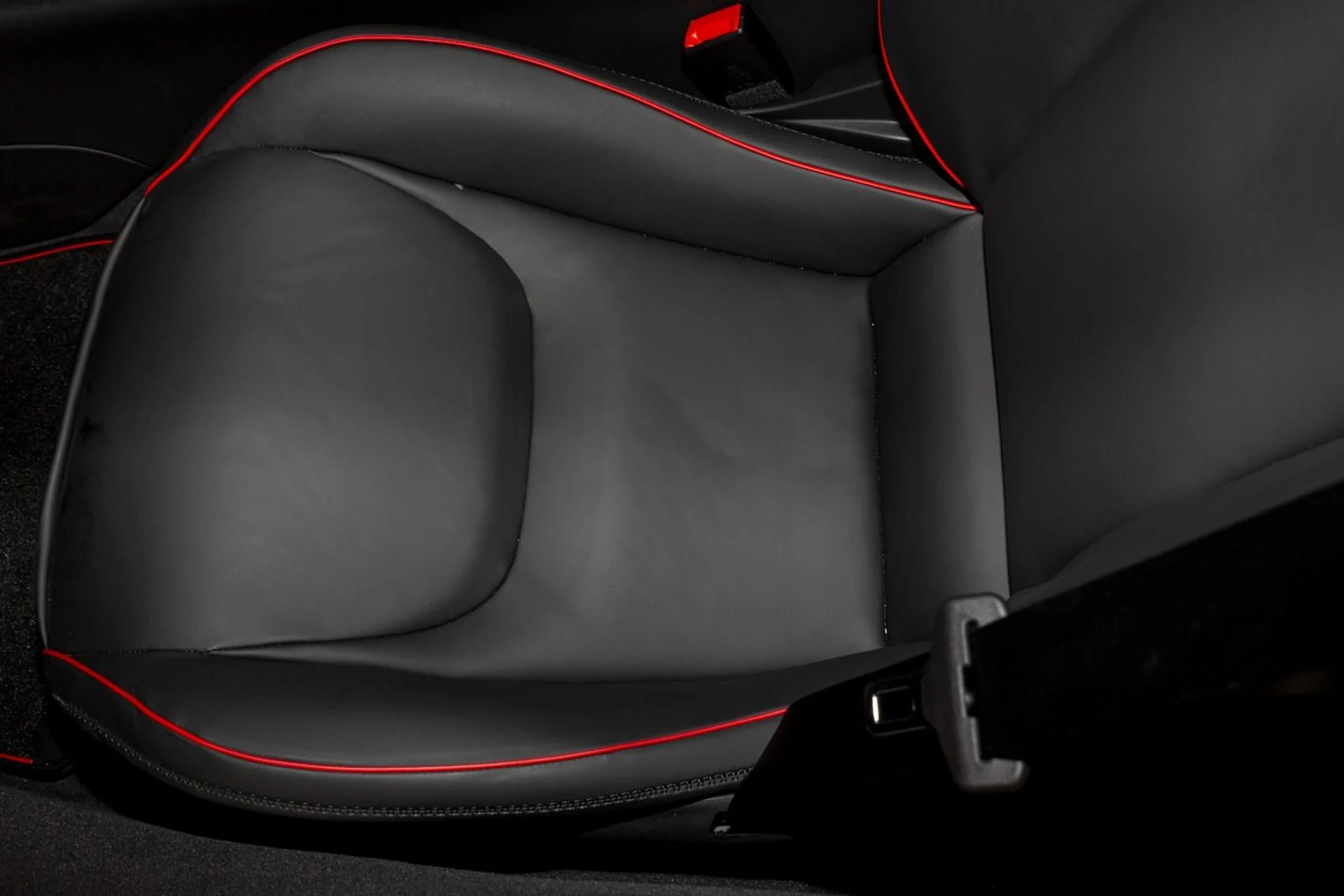 mph037_2477277130_458_p38_l_7efac1a689