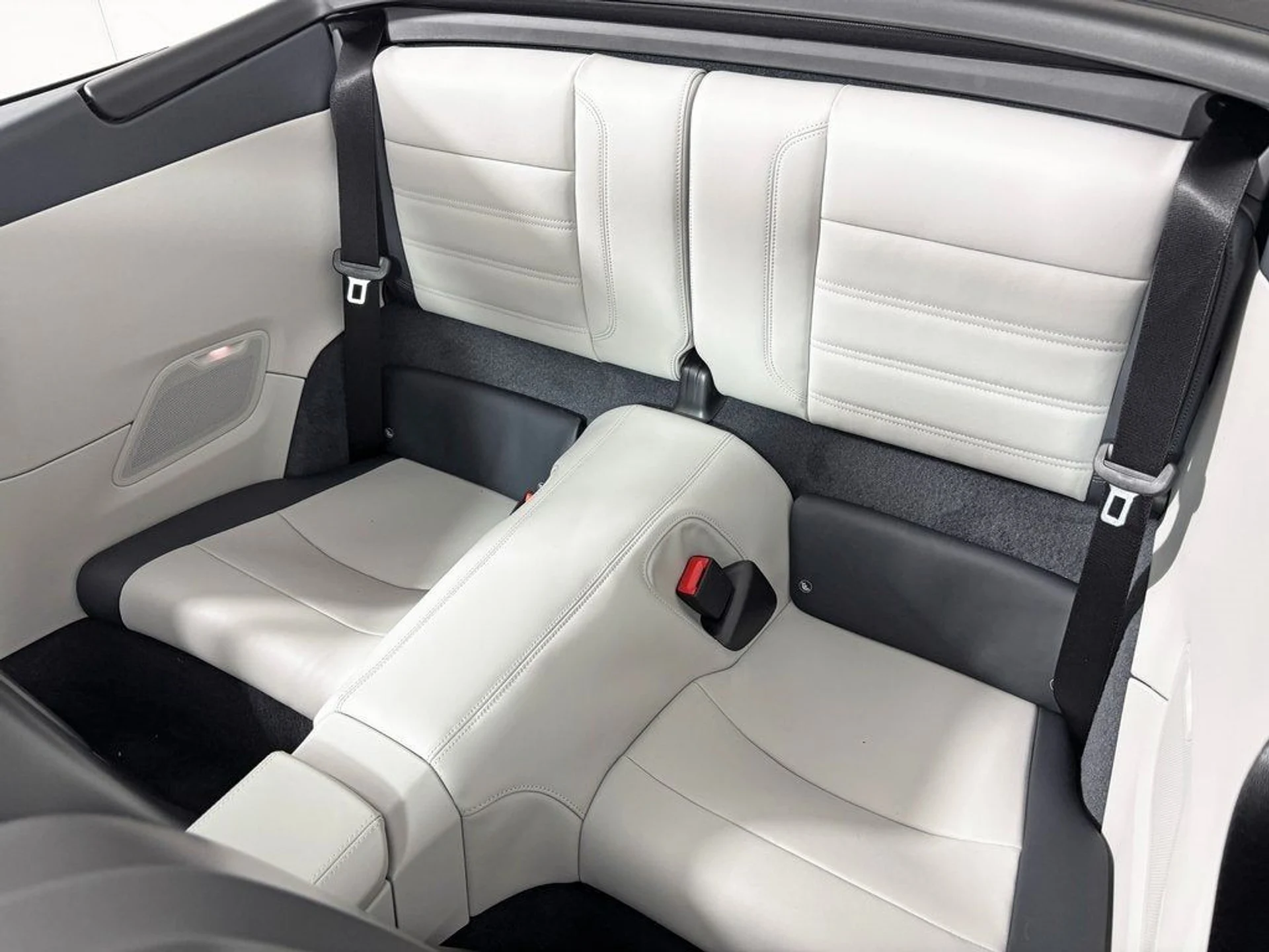 mph037_2484349095_38_478a27222b