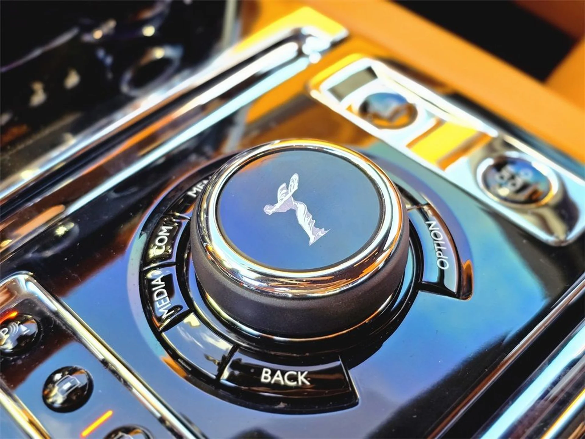 mph037_2489011460_50f5f1fa64f1096c604362e7e7448ce0_a3d8640e2f