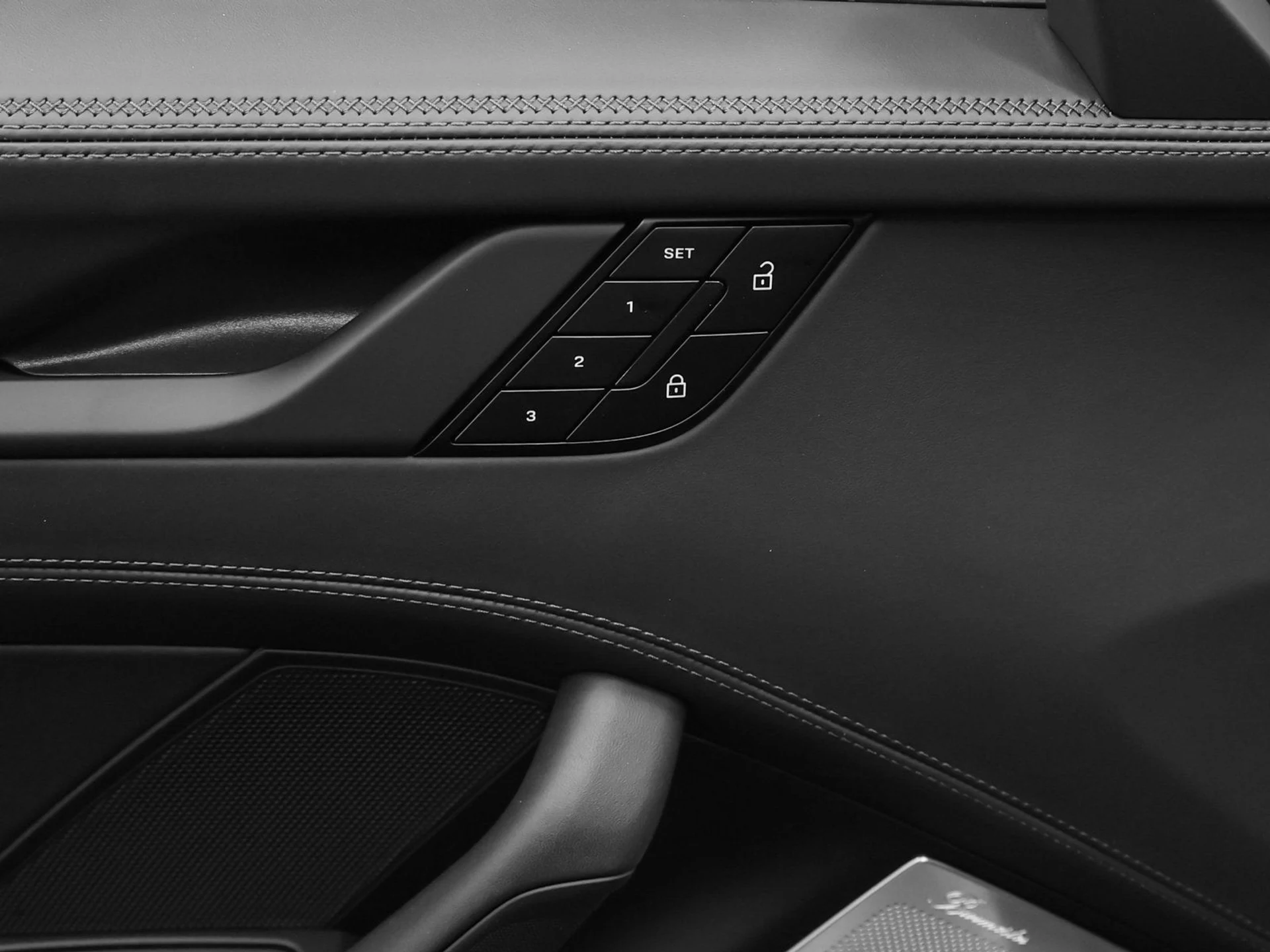 mph037_2489715608_38_ddb86e778a