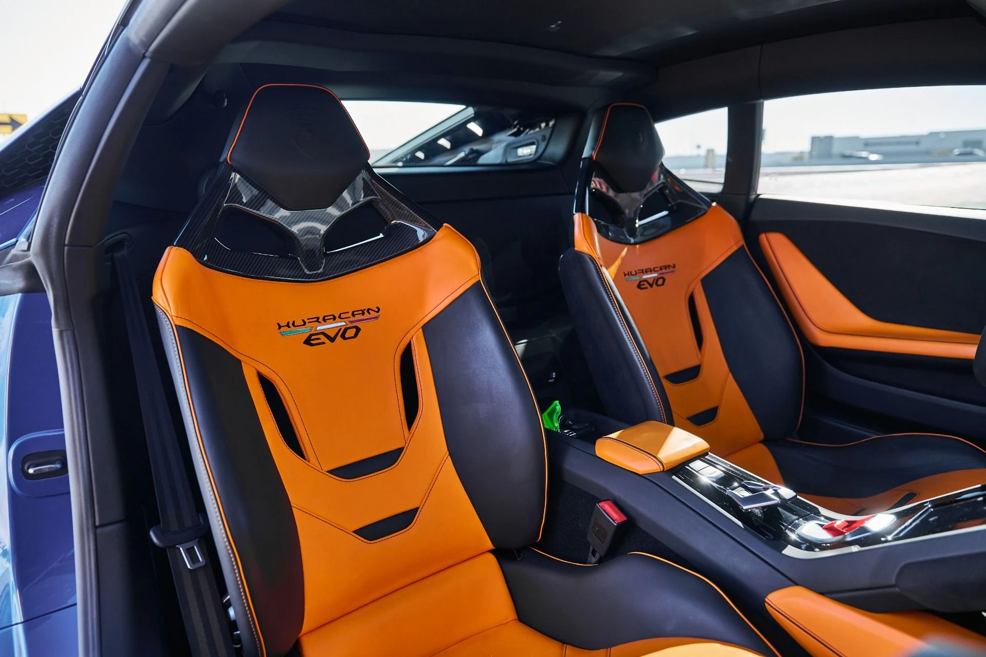 mph037_2493258985_Used_2020_Lamborghini_Huracan_EVO_Base_1766024342_2276b76f6a