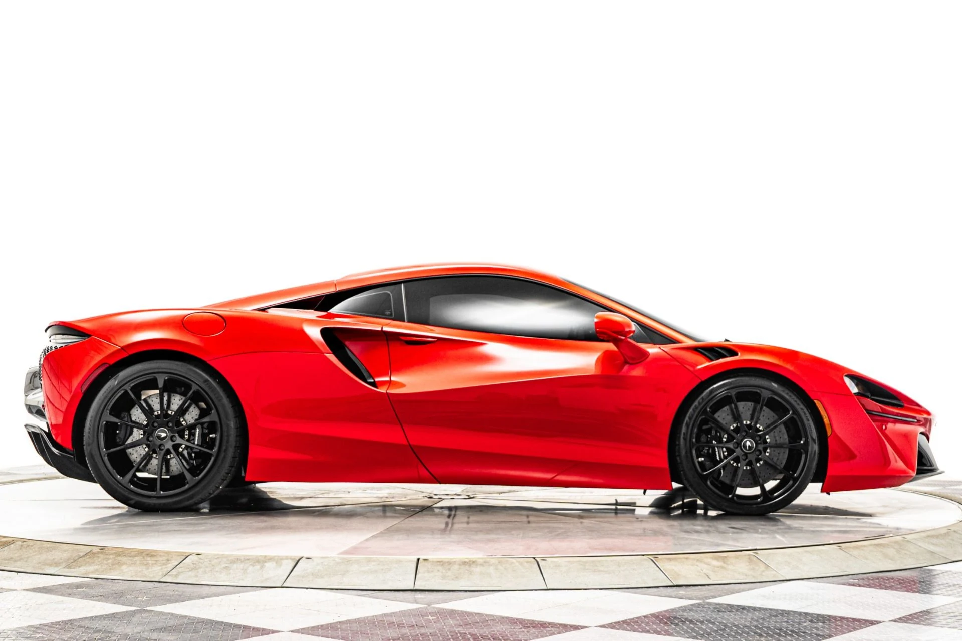 mph037_2493780910_Used_2023_Mc_Laren_Artura_1776720218_7087e480e2