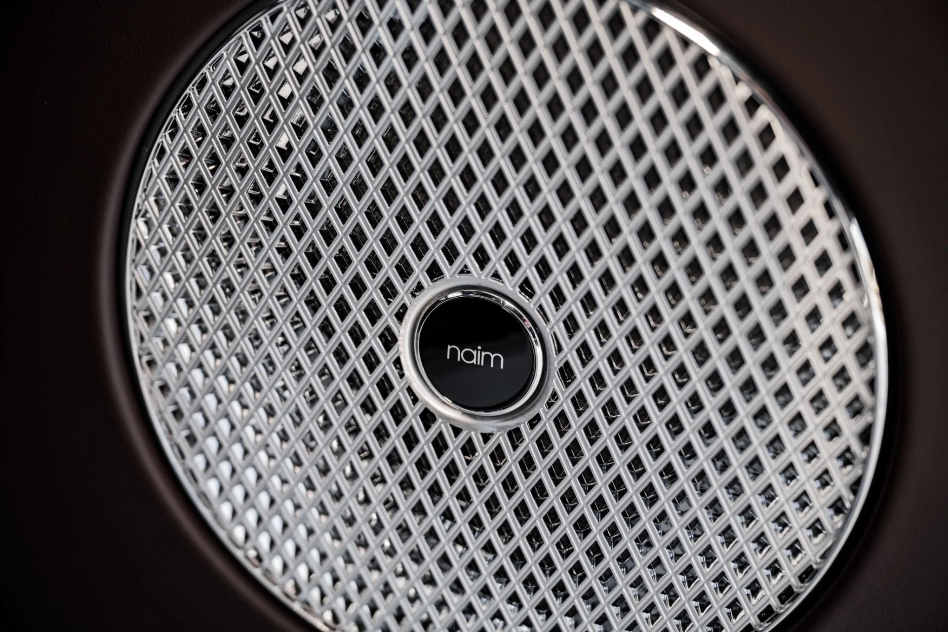 mph037_2511878763_Used_2023_Bentley_Bentayga_Azure_1673896555_6ef1323341