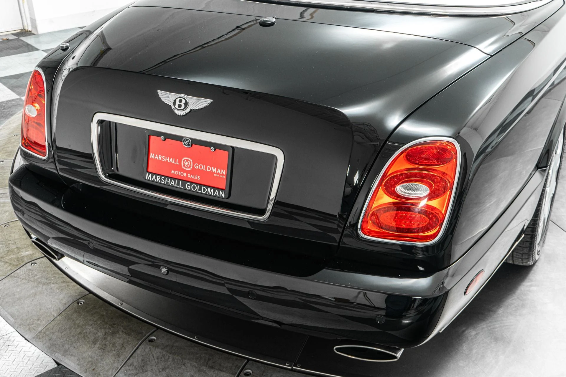 mph037_2521001470_Used_2009_Bentley_Azure_1776719869_355800434d