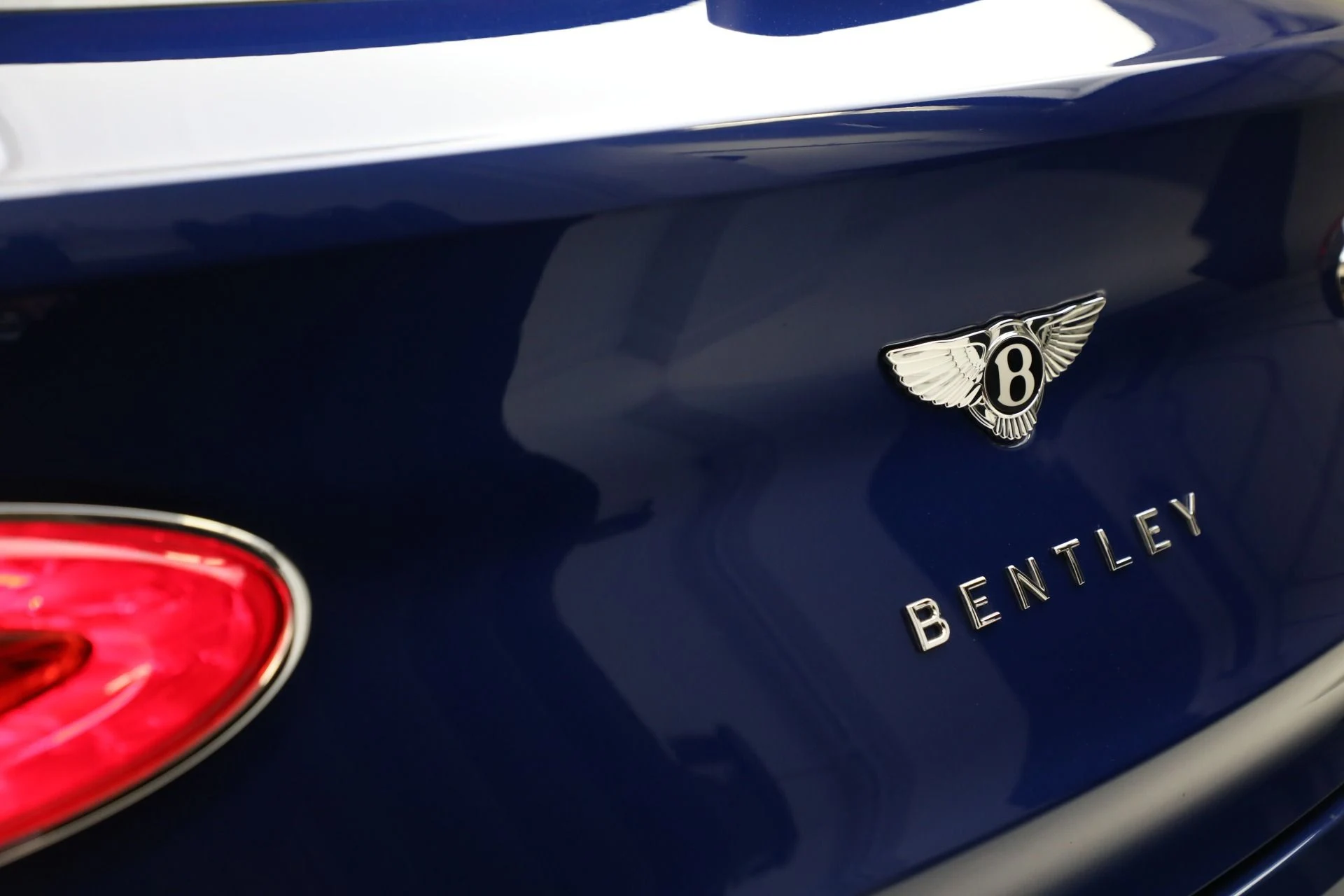 mph037_2553745025_Used_2024_Bentley_Bentayga_Azure_V8_c5698e2513
