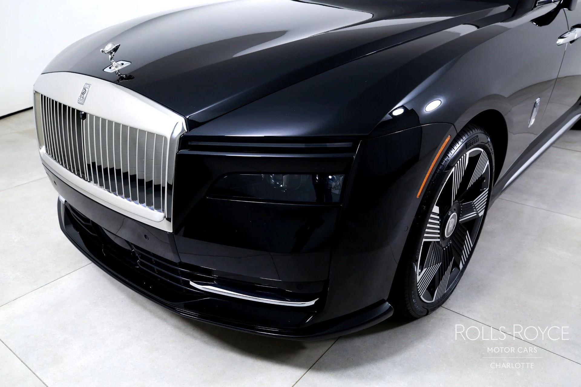 mph037_2558524543_Used_2024_Rolls_Royce_Spectre_1755798527_08c466a660