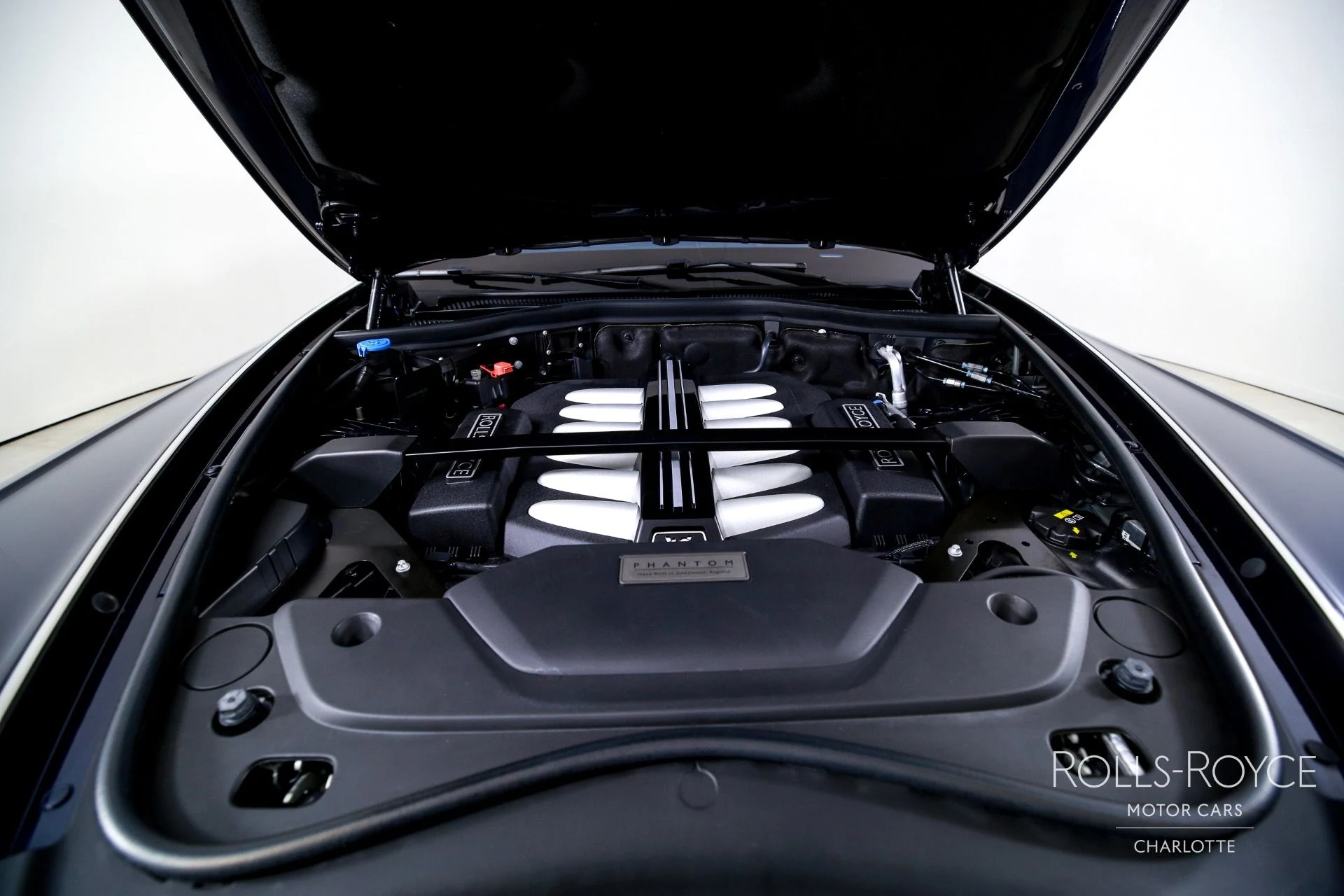 mph037_256316772_Used_2020_Rolls_Royce_Phantom_1752871576_5cfade3525