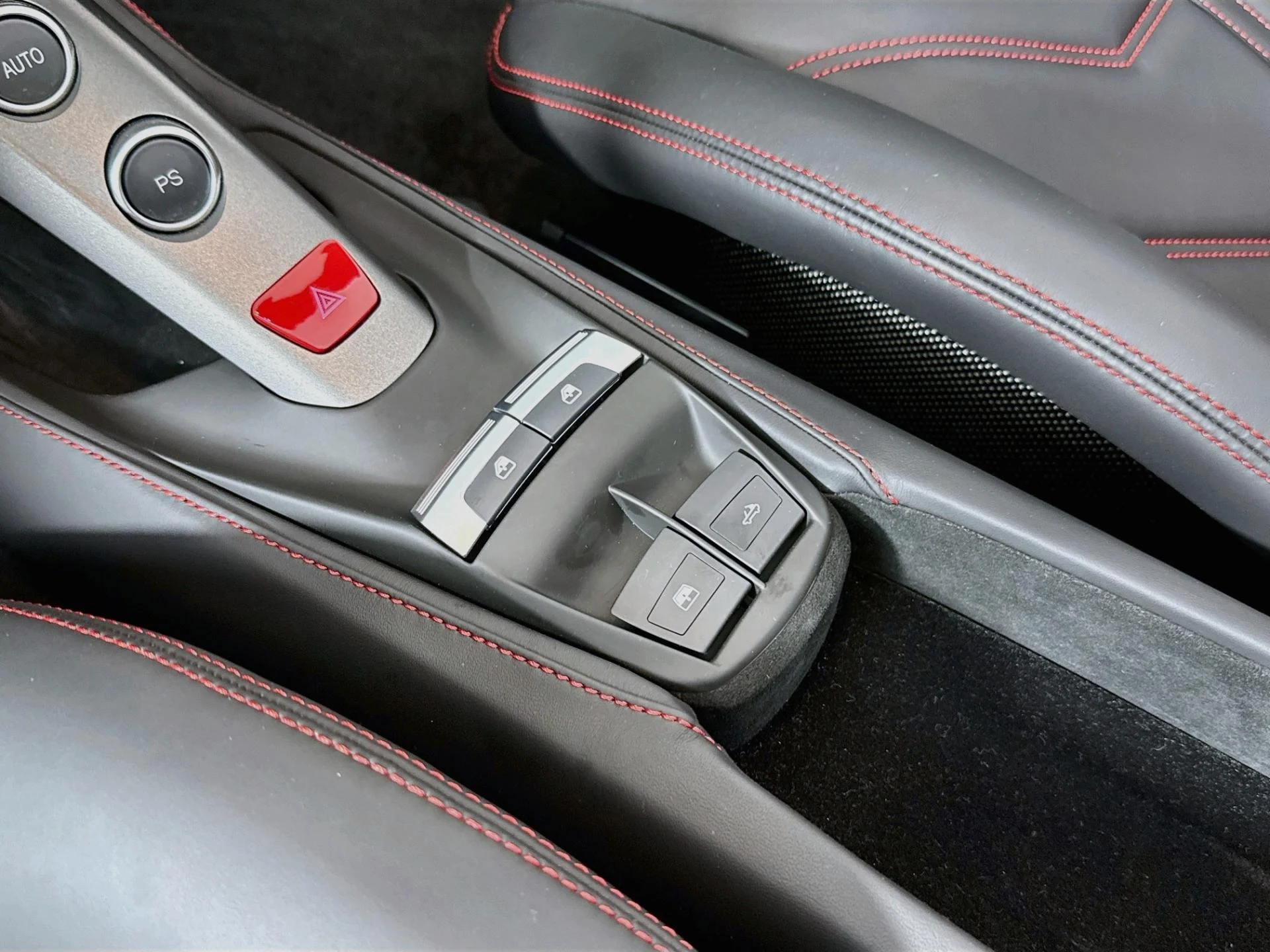 mph037_2564233786_Used_2019_Ferrari_488_Spider_1787009346_88d42866df