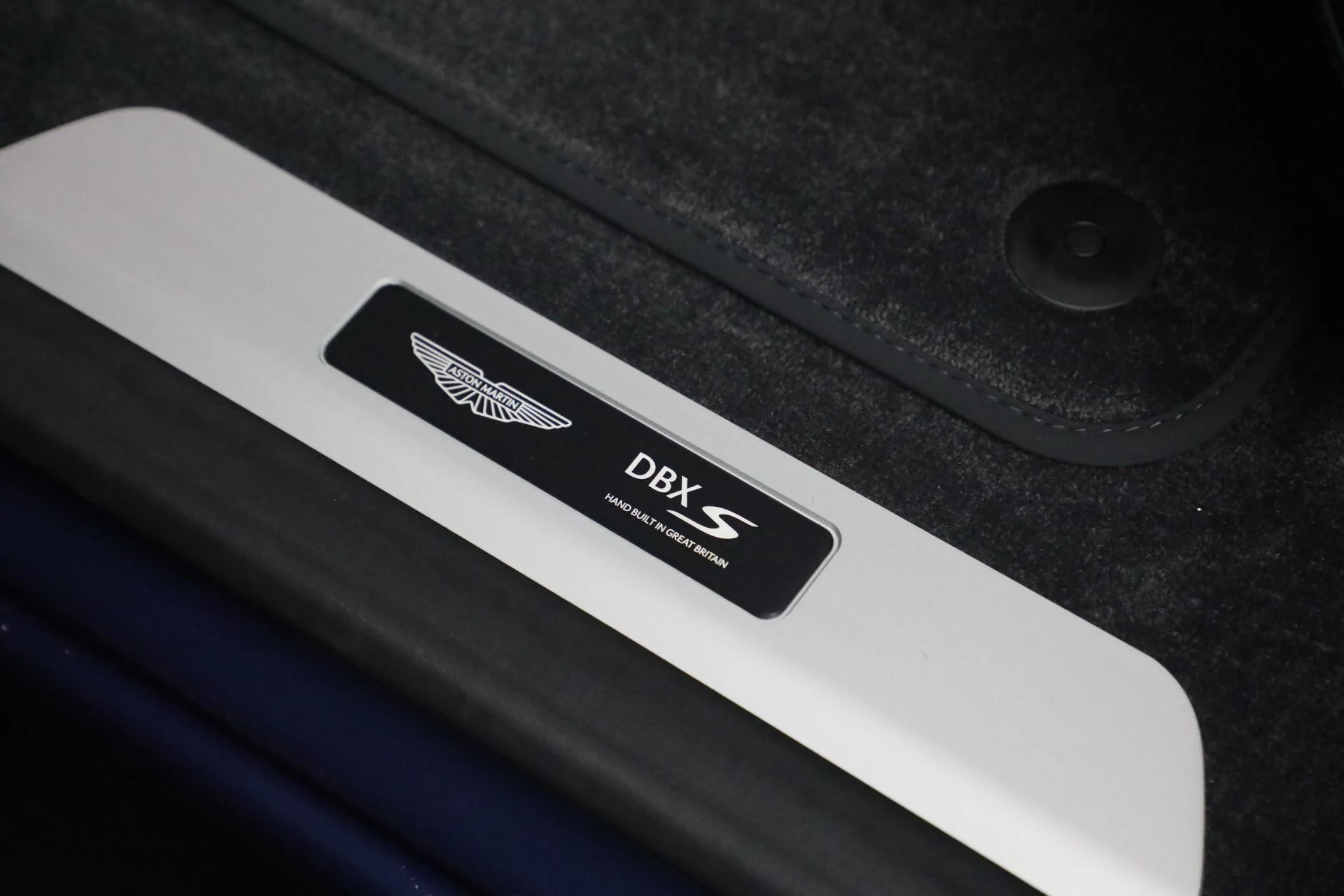mph037_2567932418_New_2026_Aston_Martin_DBX_S_1779920374_27347b8832