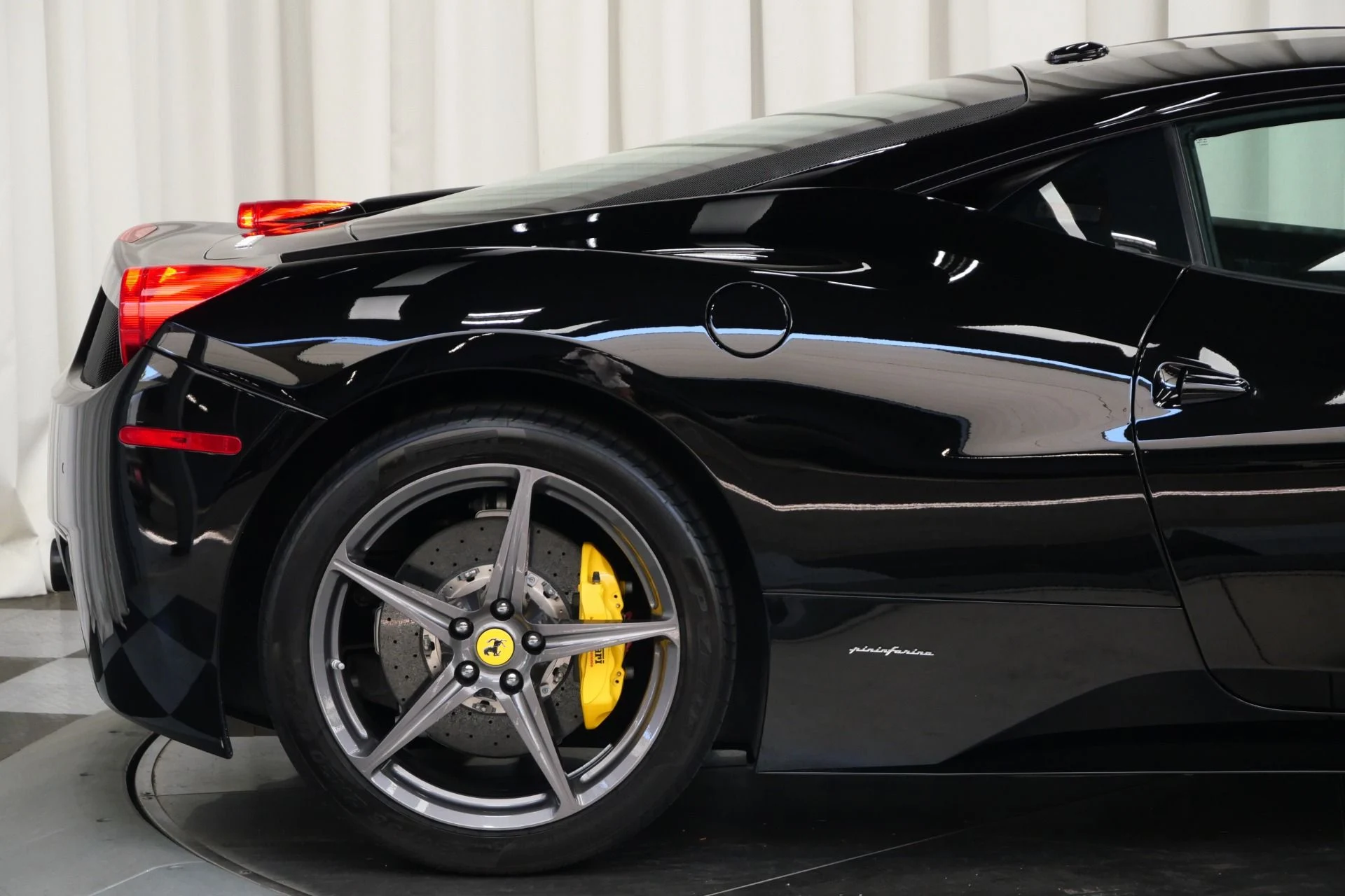 mph037_2568263580_Used_2015_Ferrari_458_Italia_1752857169_40b917e56c