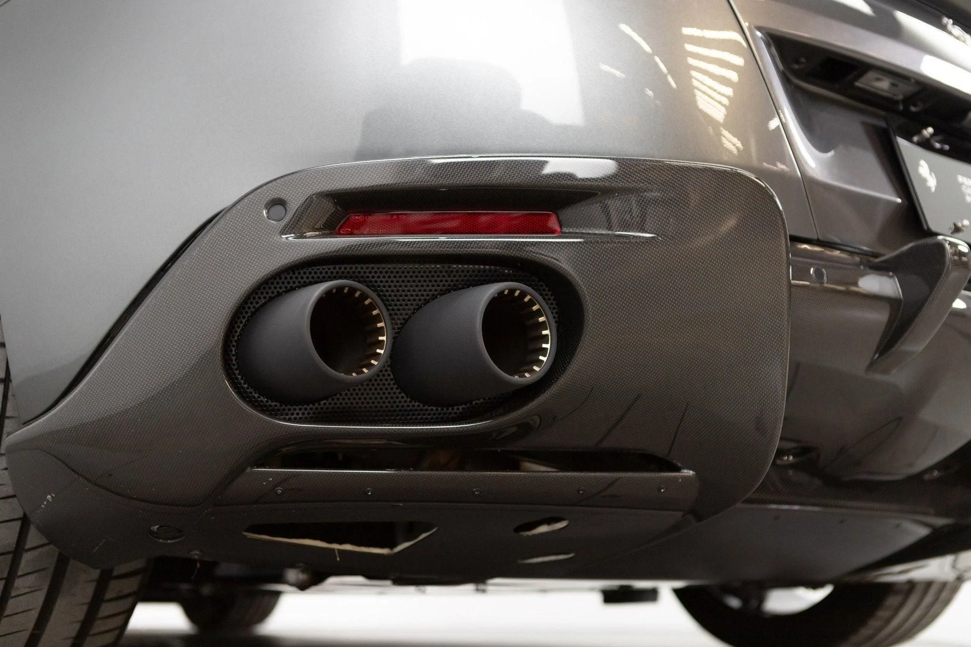 mph037_2576102861_Used_2024_Ferrari_Roma_Spider_1777367372_4303c6a219