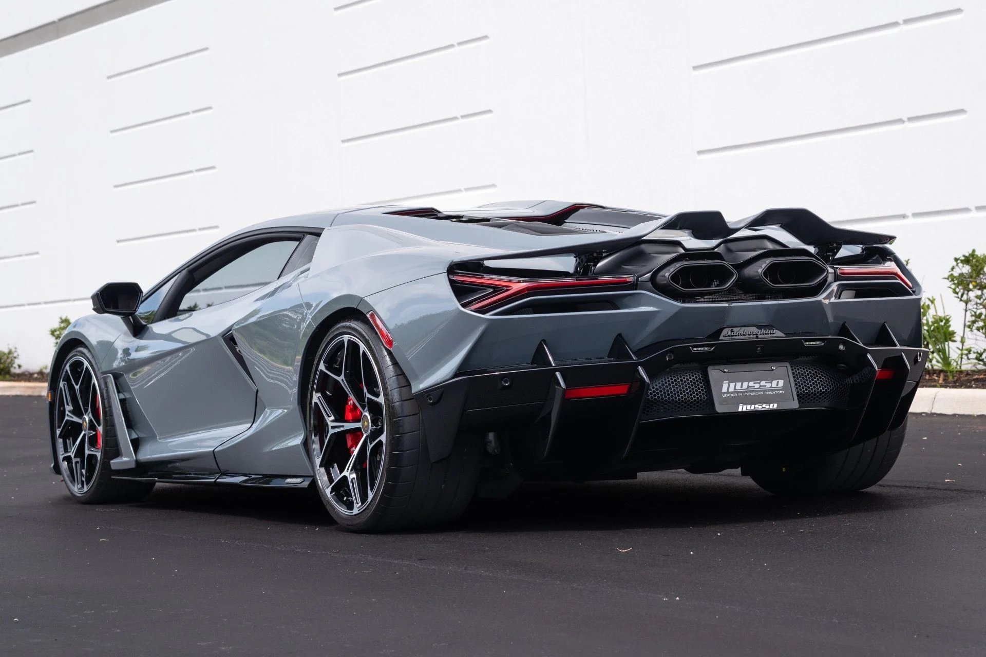 mph037_2582266677_Used_2024_Lamborghini_Revuelto_1778880537_f7d5acd9c4