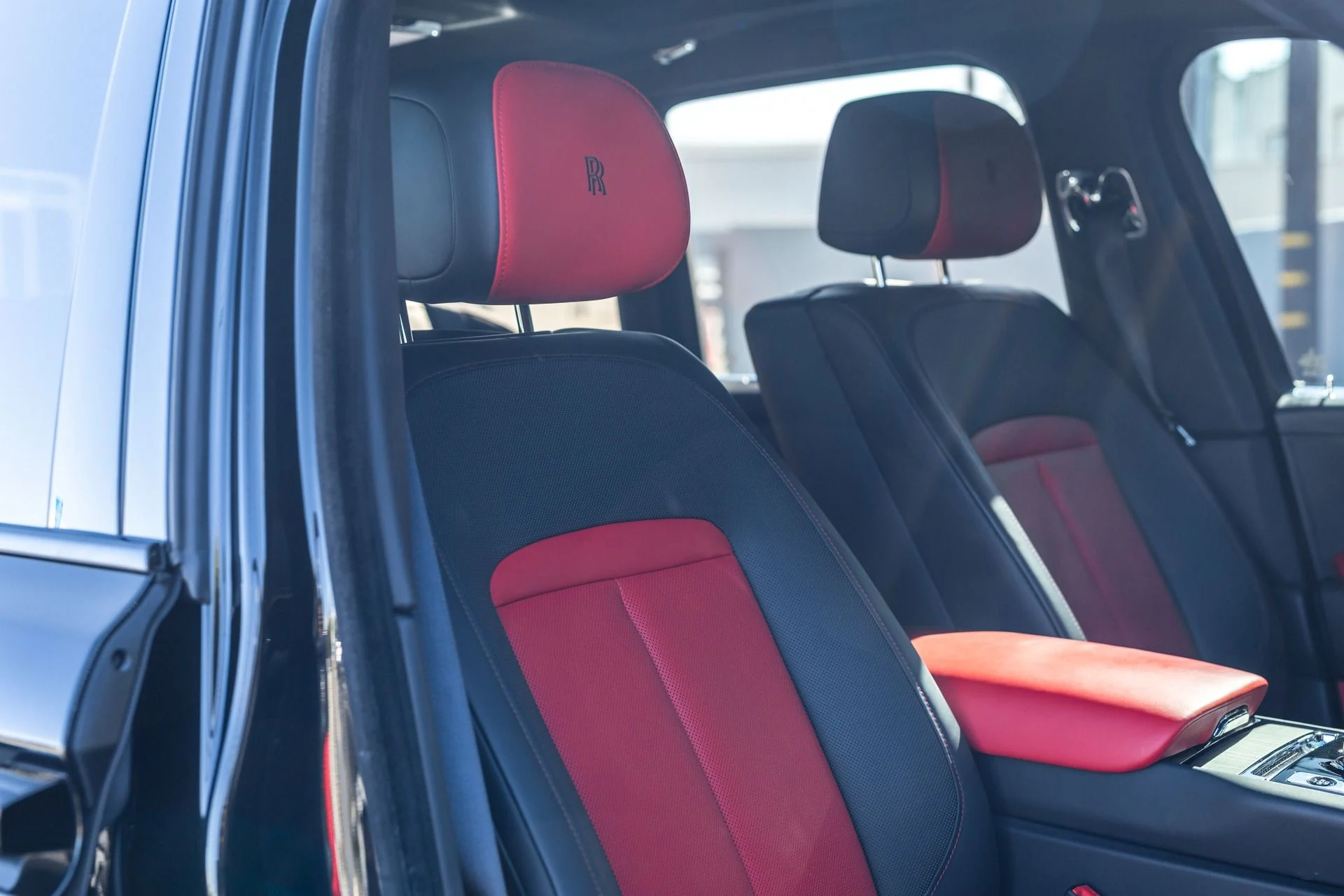 mph037_2582631320_Used_2021_Rolls_Royce_Cullinan_1698712235_9661e9983f