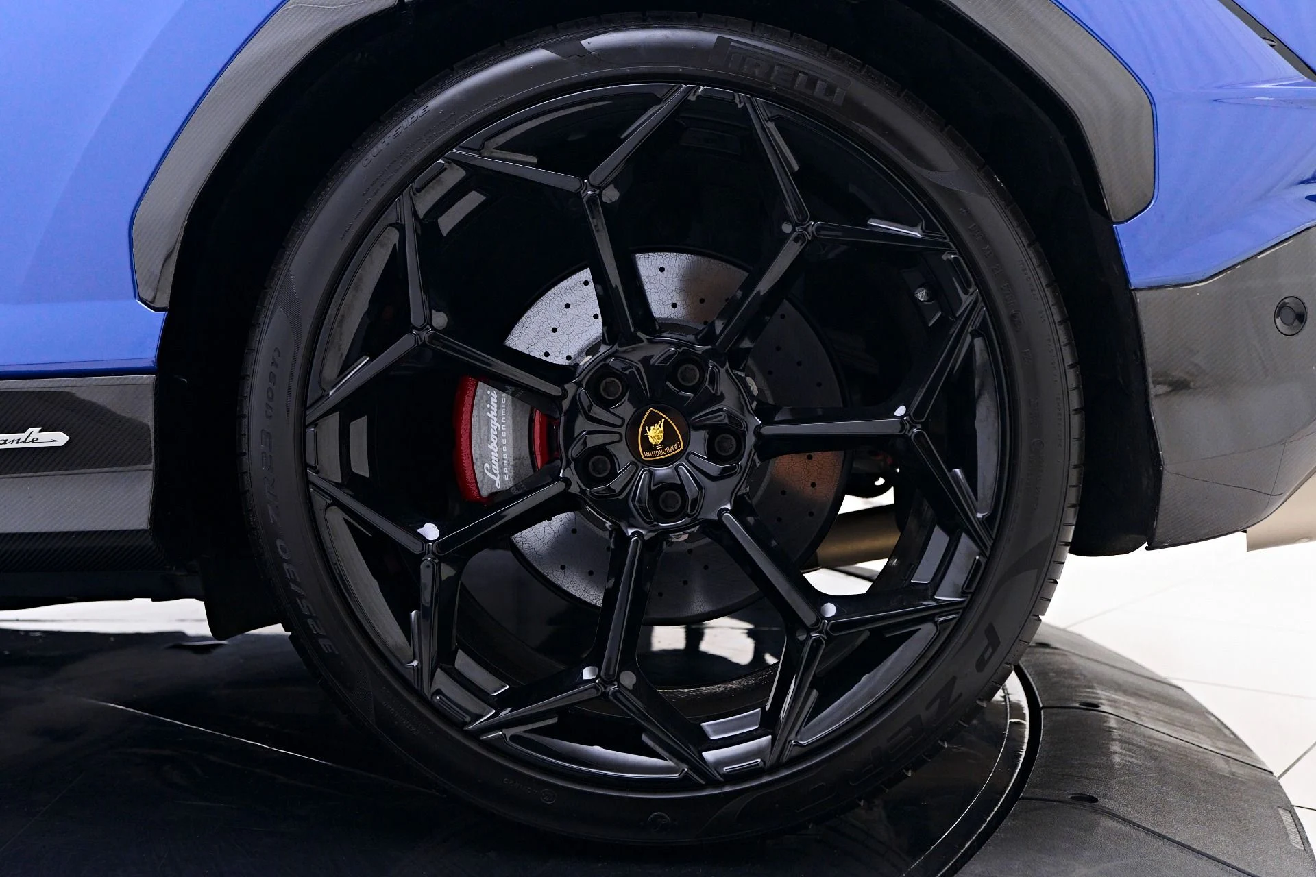 mph037_2598465607_Used_2024_Lamborghini_Urus_Performante_1751408326_a24e064e41