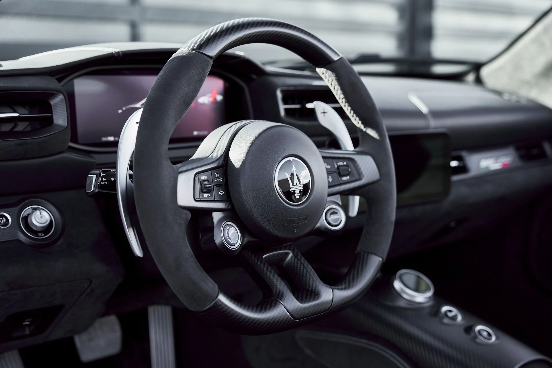 mph037_2613775151_Used_2024_Maserati_MC_20_1771382134_ce999c54ac