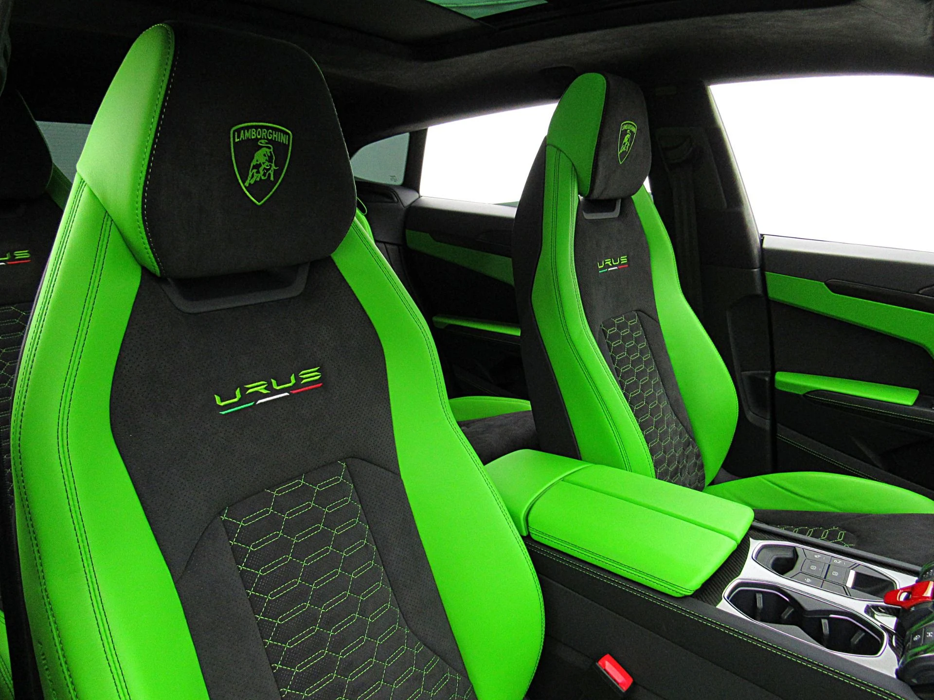 mph037_2616107238_Used_2022_Lamborghini_Urus_SELEZIONE_PRE_OWNED_CERTIFIED_ad898218f8