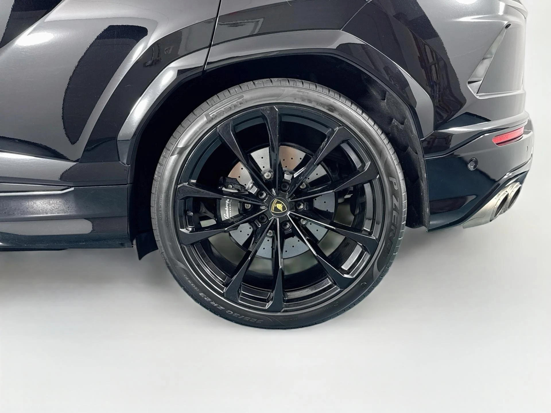 mph037_2620048621_Used_2022_Lamborghini_Urus_1786409423_9327b9f56e