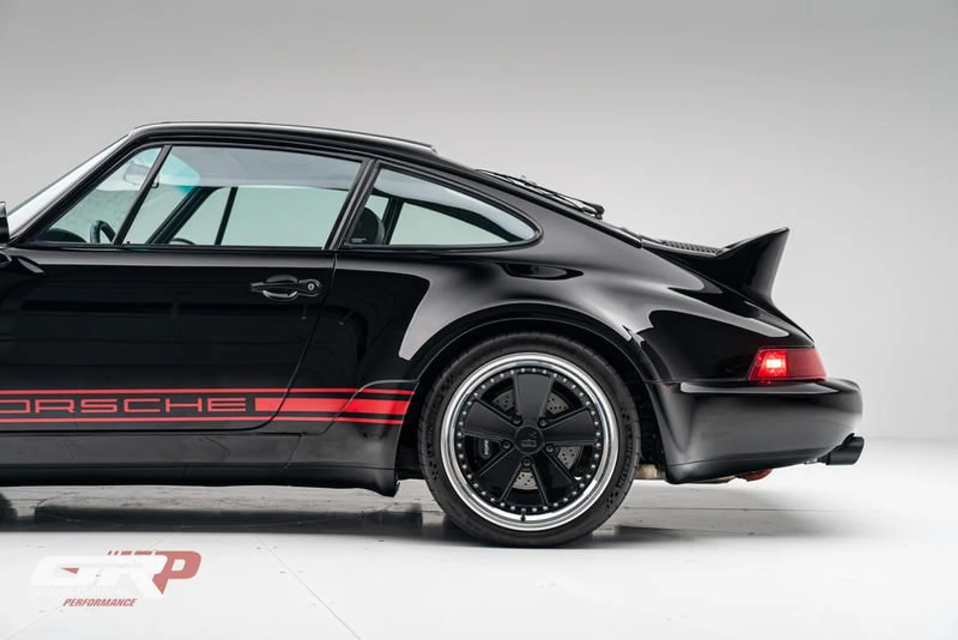 mph037_2625937844_973531_FF_D99_A_4_E8_A_B52_A_747_C7_D6_A8_DF_7_baffd0bec3