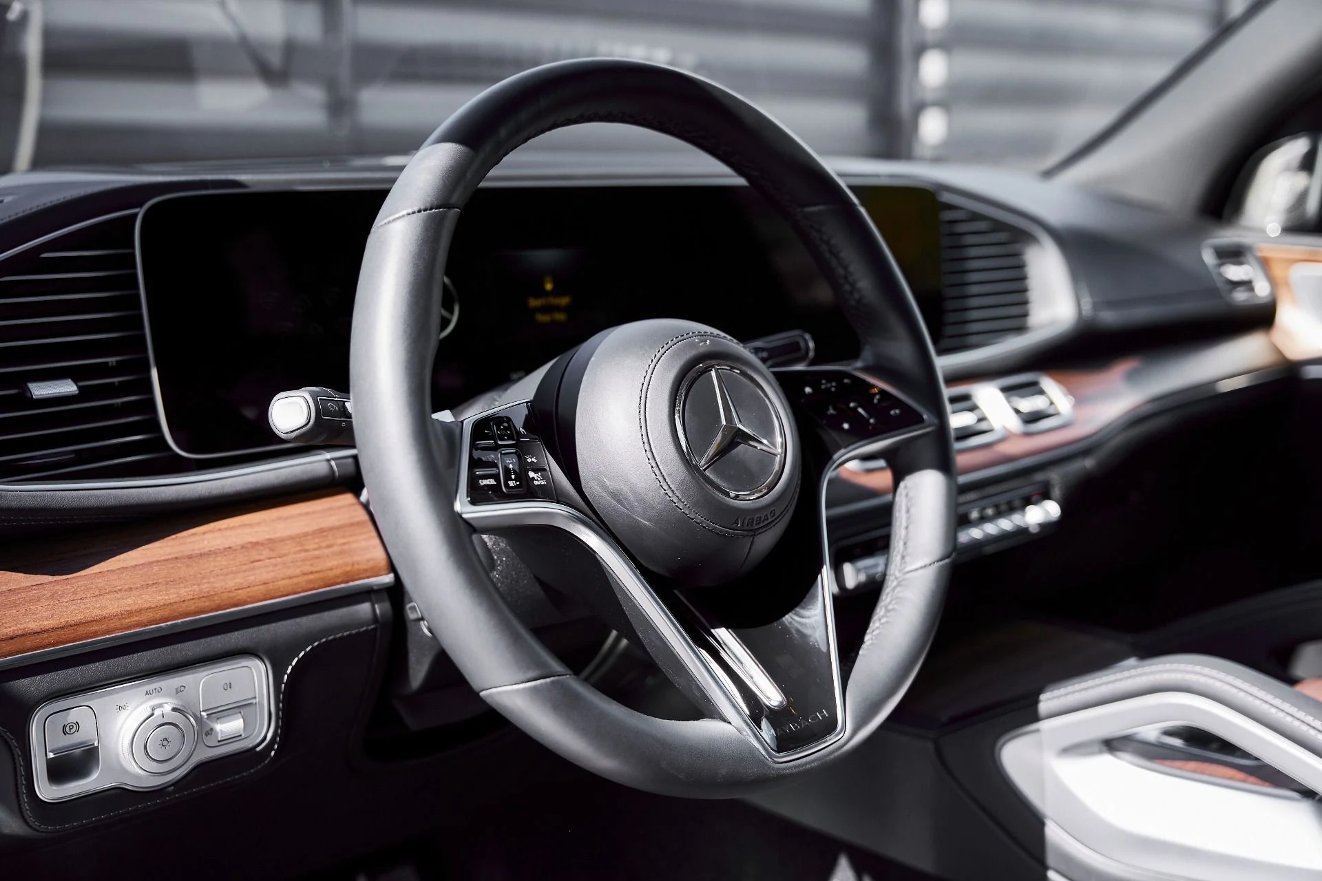 mph037_2658216673_Used_2025_Mercedes_Benz_GLS_Maybach_GLS_600_1771467909_2567c487ec