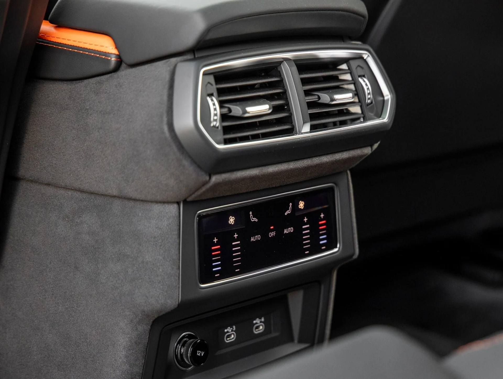 mph037_2676179962_38_f920bf5f2b