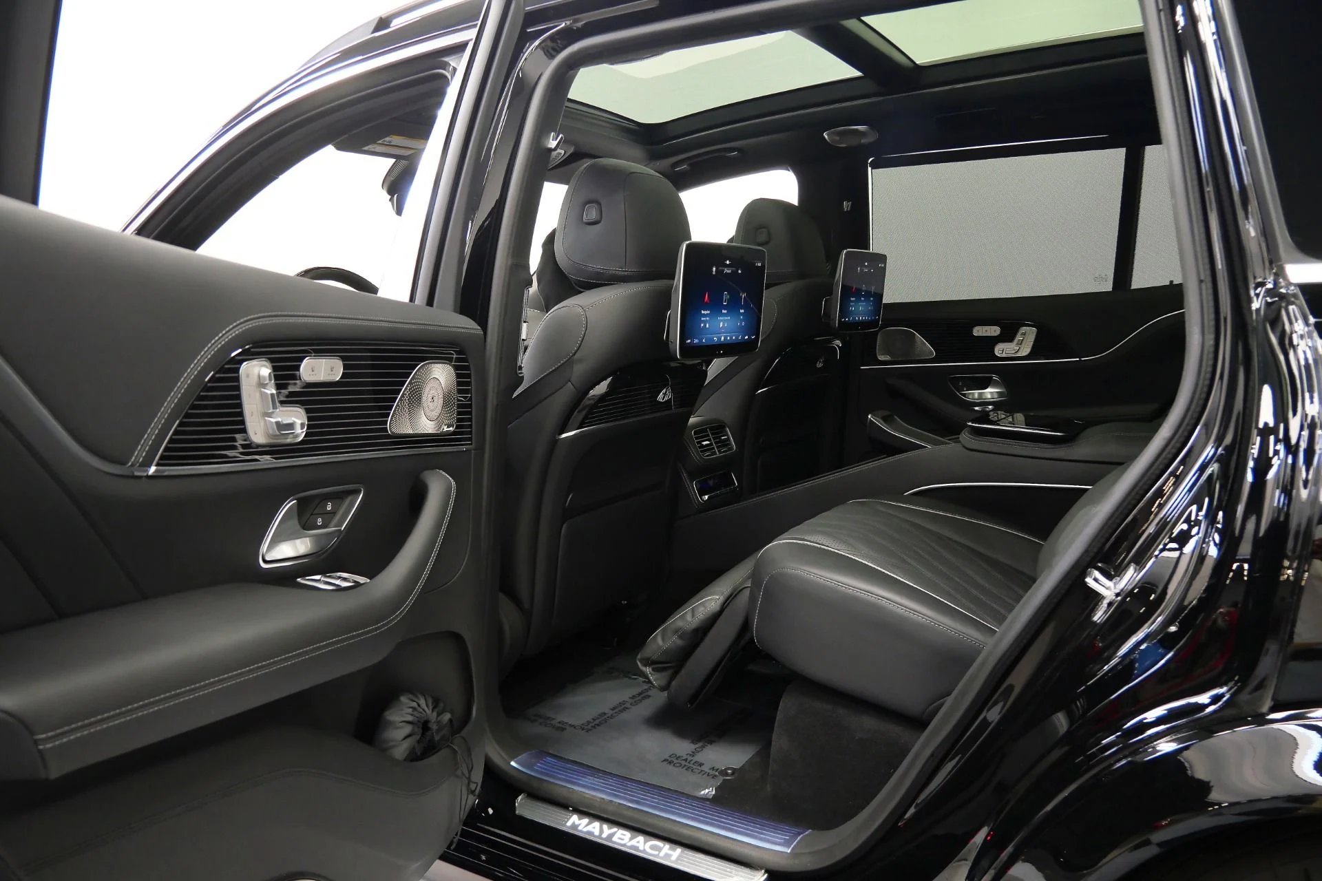mph037_2687584778_Used_2025_Mercedes_Benz_Maybach_GLS_600_4_MATIC_Monoblock_Wheels_4_Seat_Configuration_Rear_Entertainment_1776793710_fd02a1f8cb