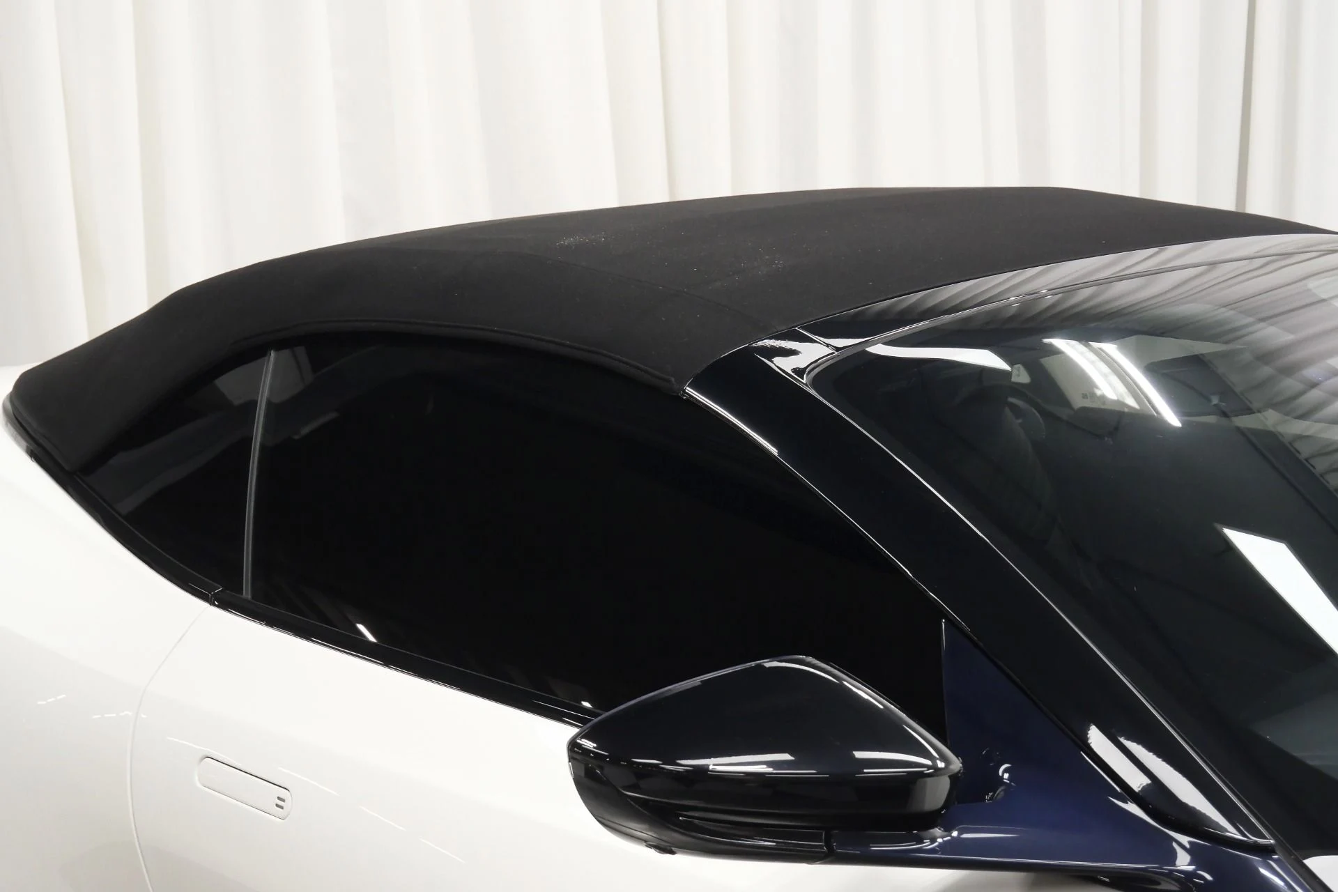 mph037_2700899428_Used_2019_Aston_Martin_DB_11_Volante_Gloss_Black_Bodypack_Heated_and_Ventilated_Seats_1764691005_f5e2d5bec3