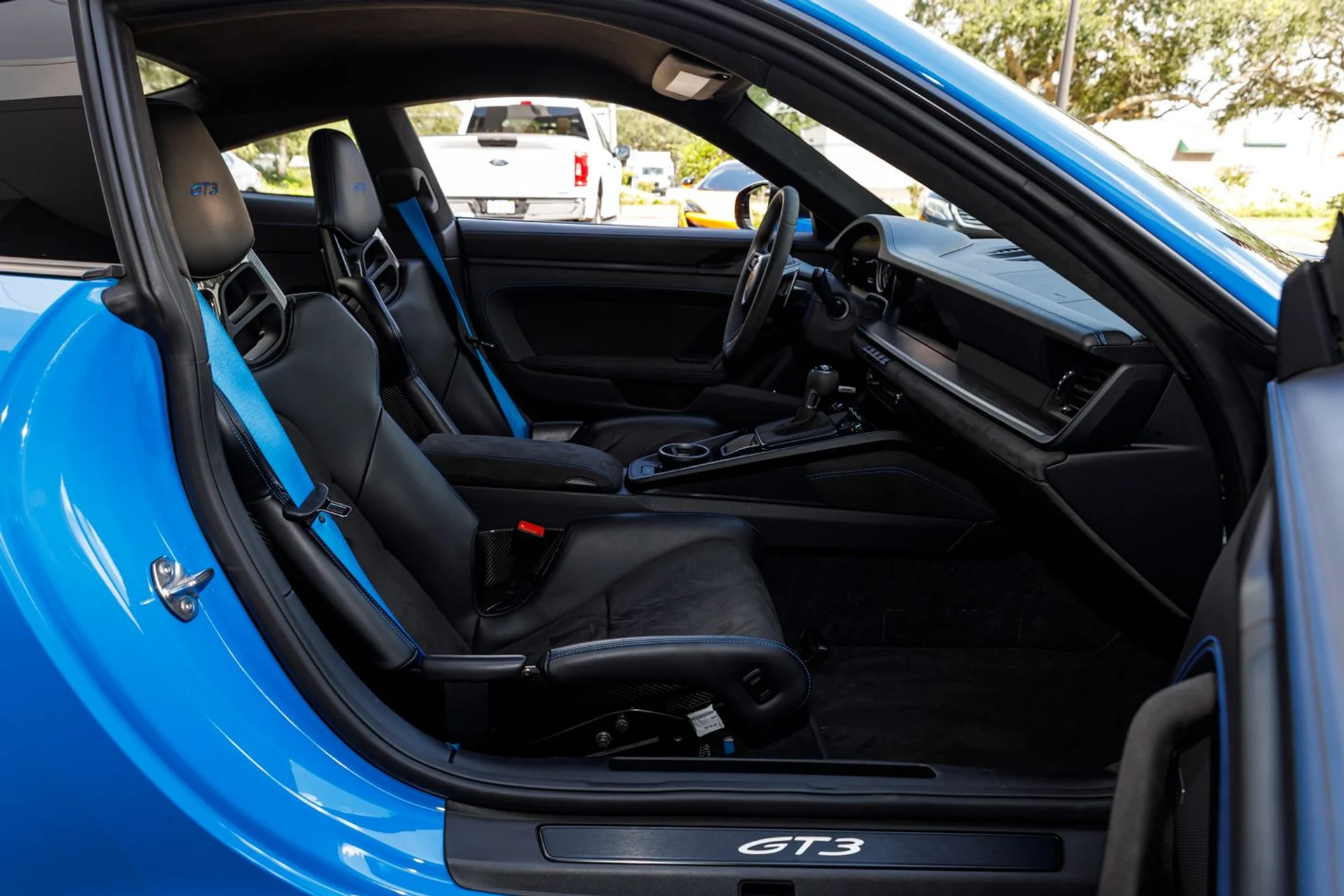 mph037_2713583230_595_p38_l_88862e4fbc