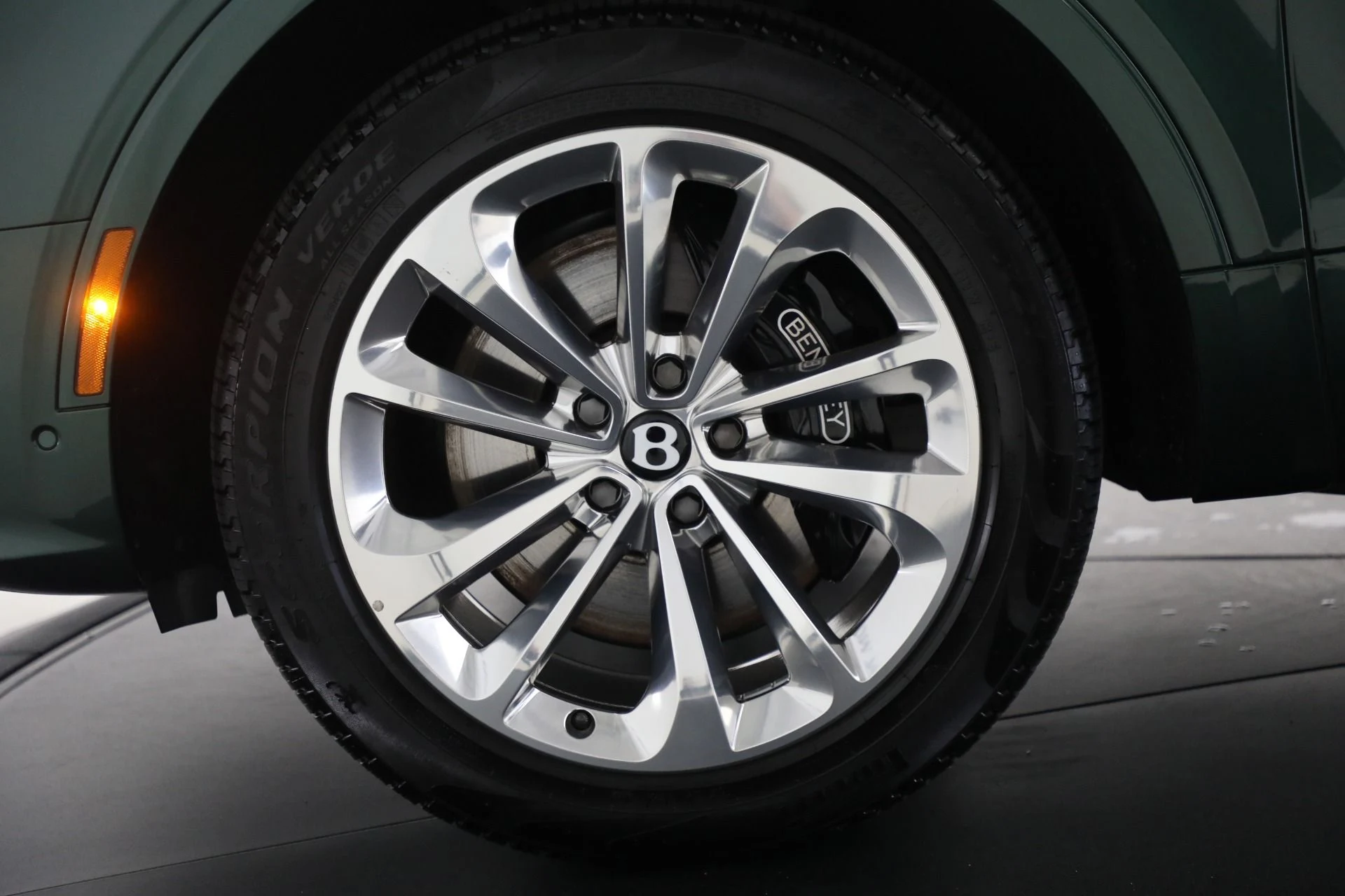 mph037_2715517057_Used_2023_Bentley_Bentayga_V8_db1acc7ea0