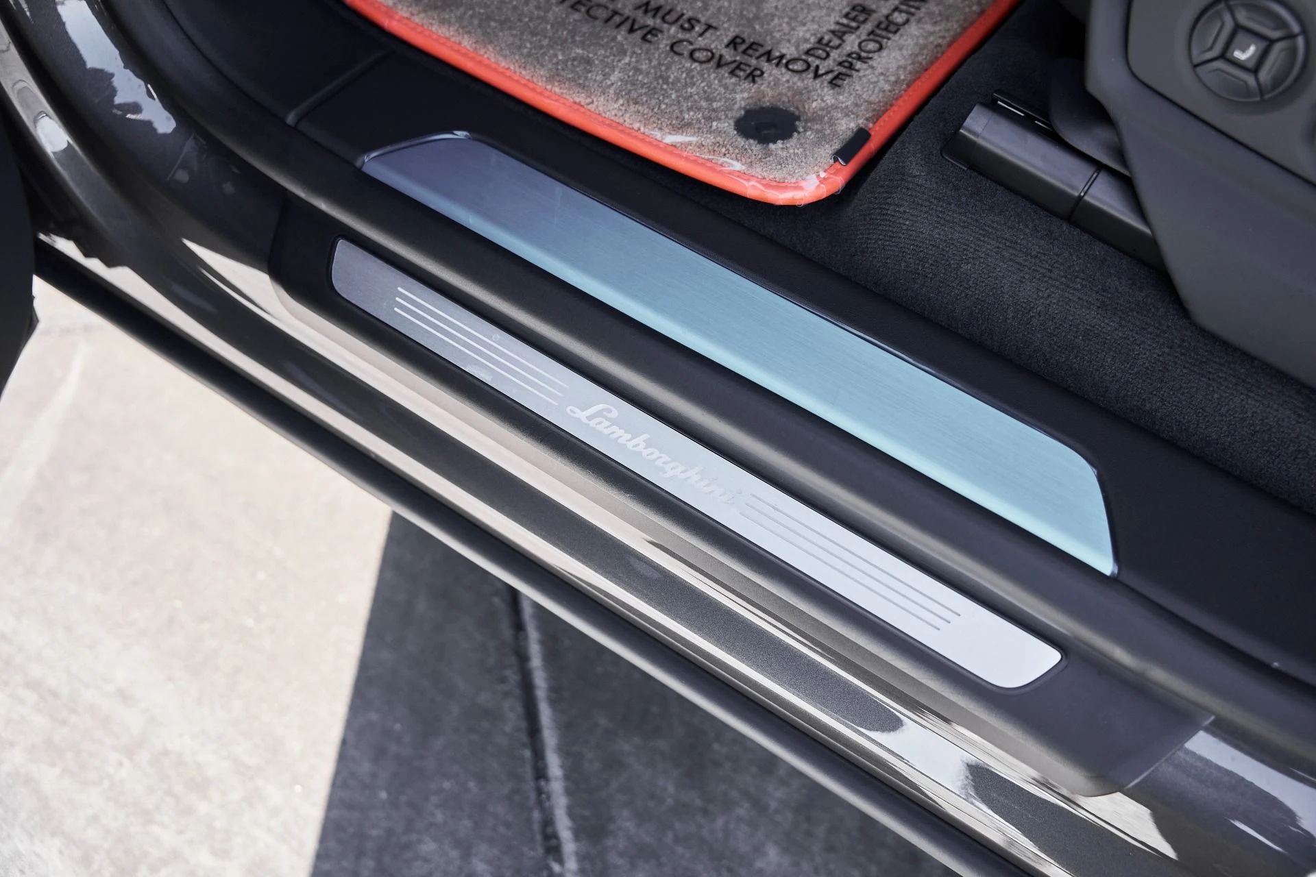 mph037_2734238967_Used_2025_Lamborghini_Urus_SE_1770086473_efa9dd5f4c