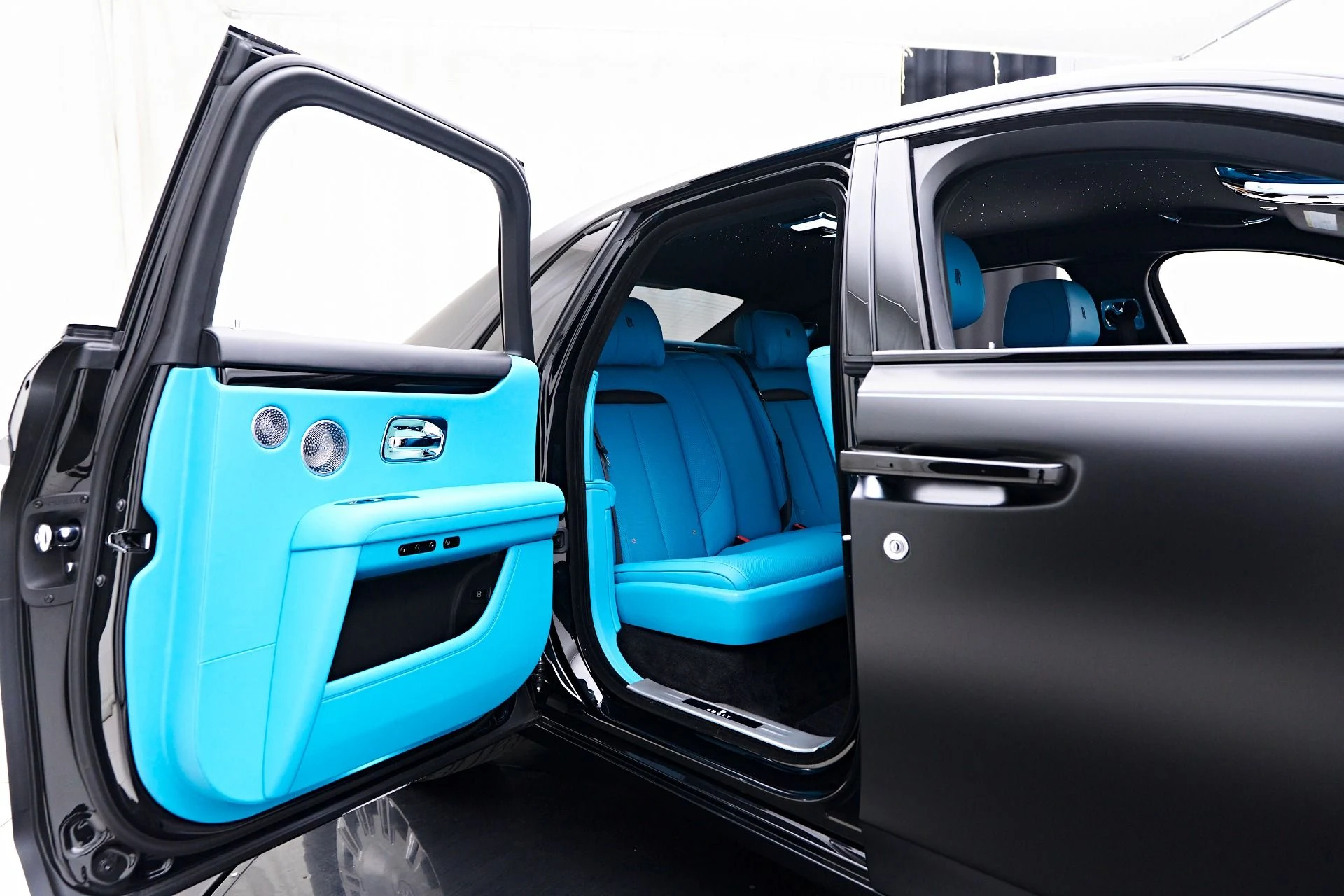 mph037_2736608147_Used_2024_Rolls_Royce_Ghost_Base_1755131984_e6d5ac826a