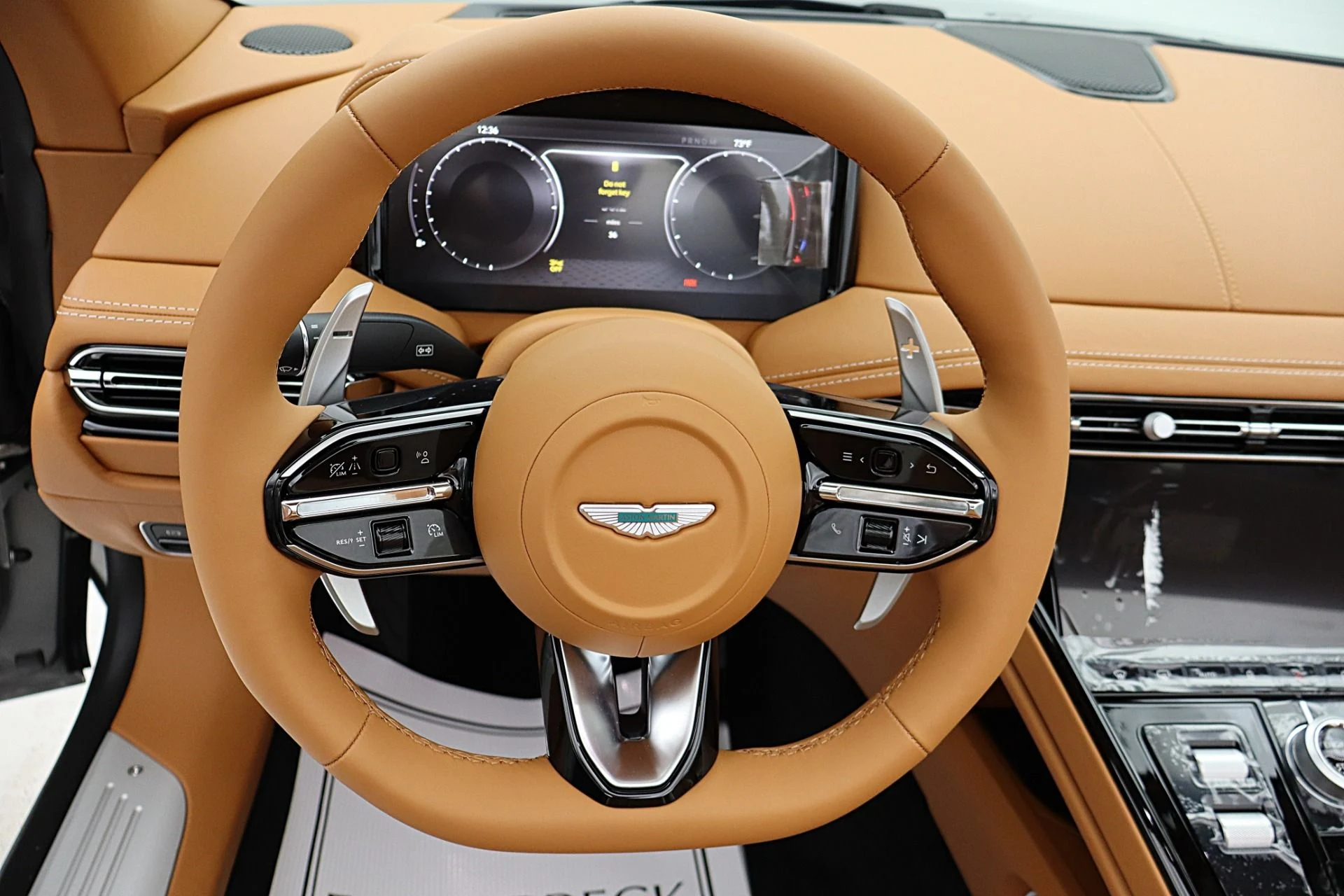 mph037_2736720517_New_2026_Aston_Martin_DB_12_Volante_cc8df0ca92