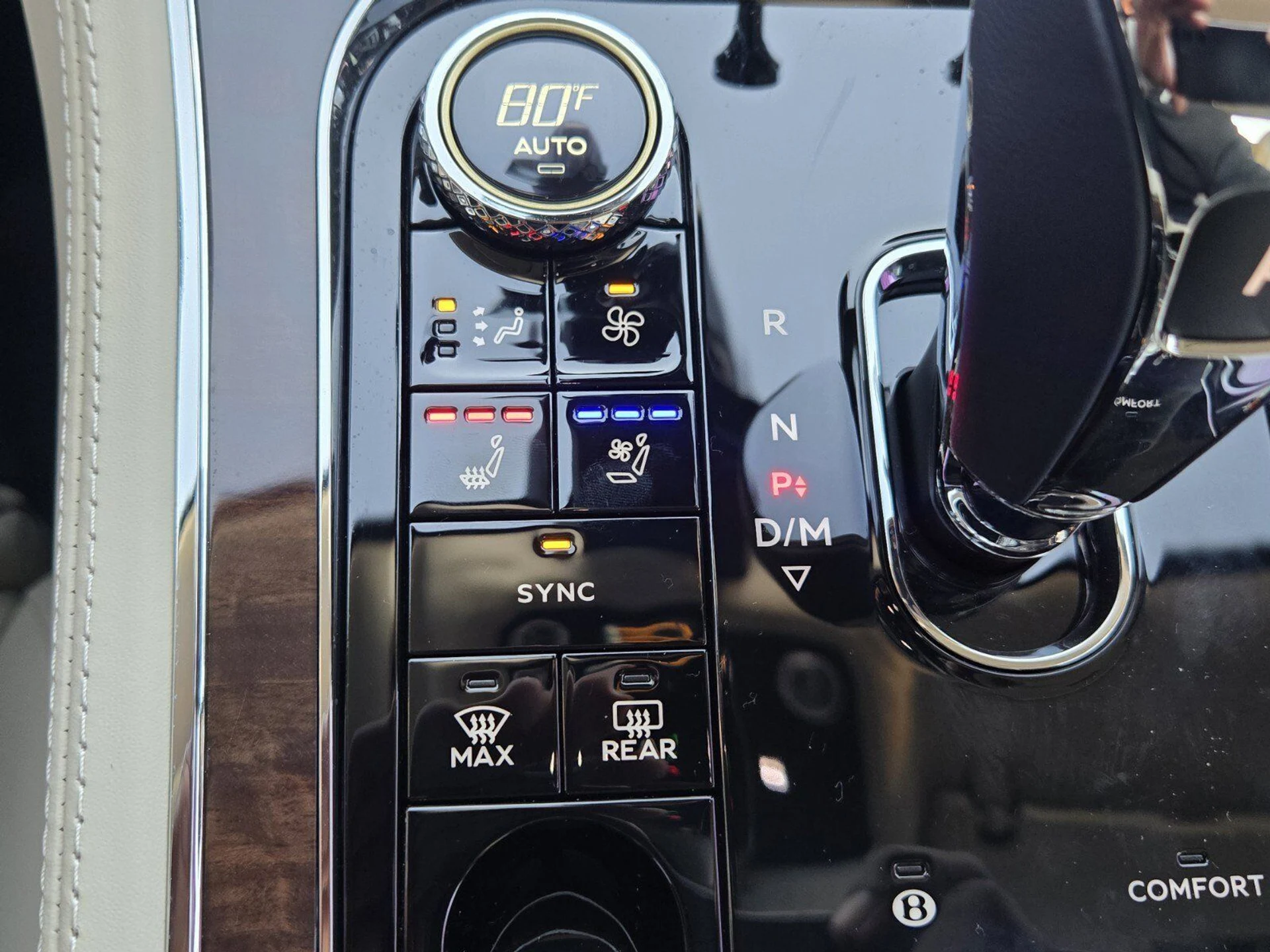 mph037_2745307549_c934e478cfb47b8daf9e98f871e08bebx_681572ac5e