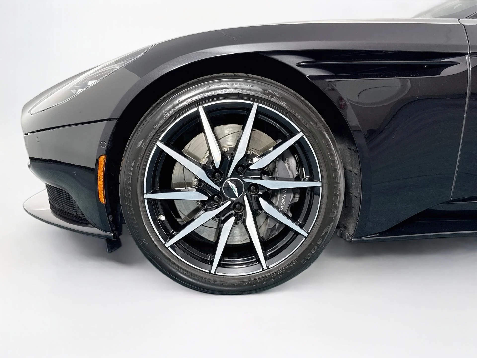 mph037_2748207735_Used_2020_Aston_Martin_DB_11_V8_1787344181_a859d79444