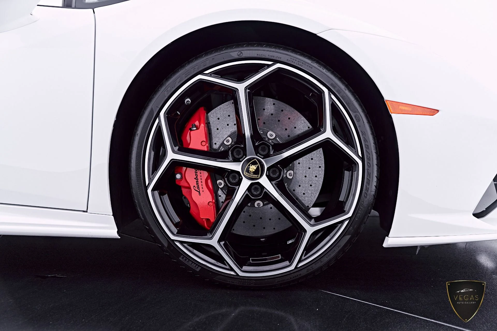 mph037_2752132953_Used_2020_Lamborghini_Huracan_EVO_Base_1782523467_cd0859aecf