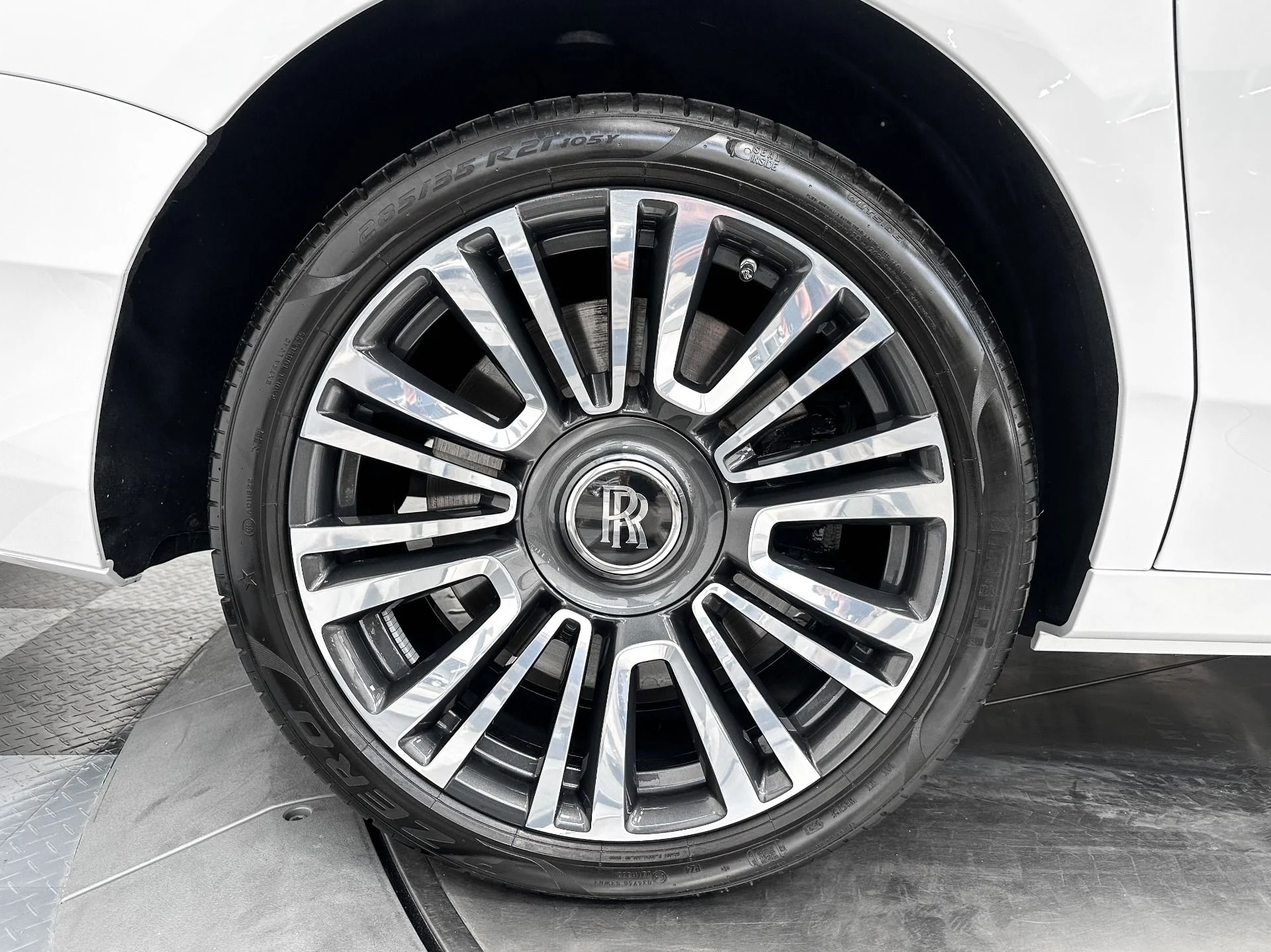 mph037_2754311227_Used_2021_Rolls_Royce_Ghost_The_GHOST_Package_Bespoke_Audio_Rear_Seat_Entertainment_1772048409_9f6f2ea135