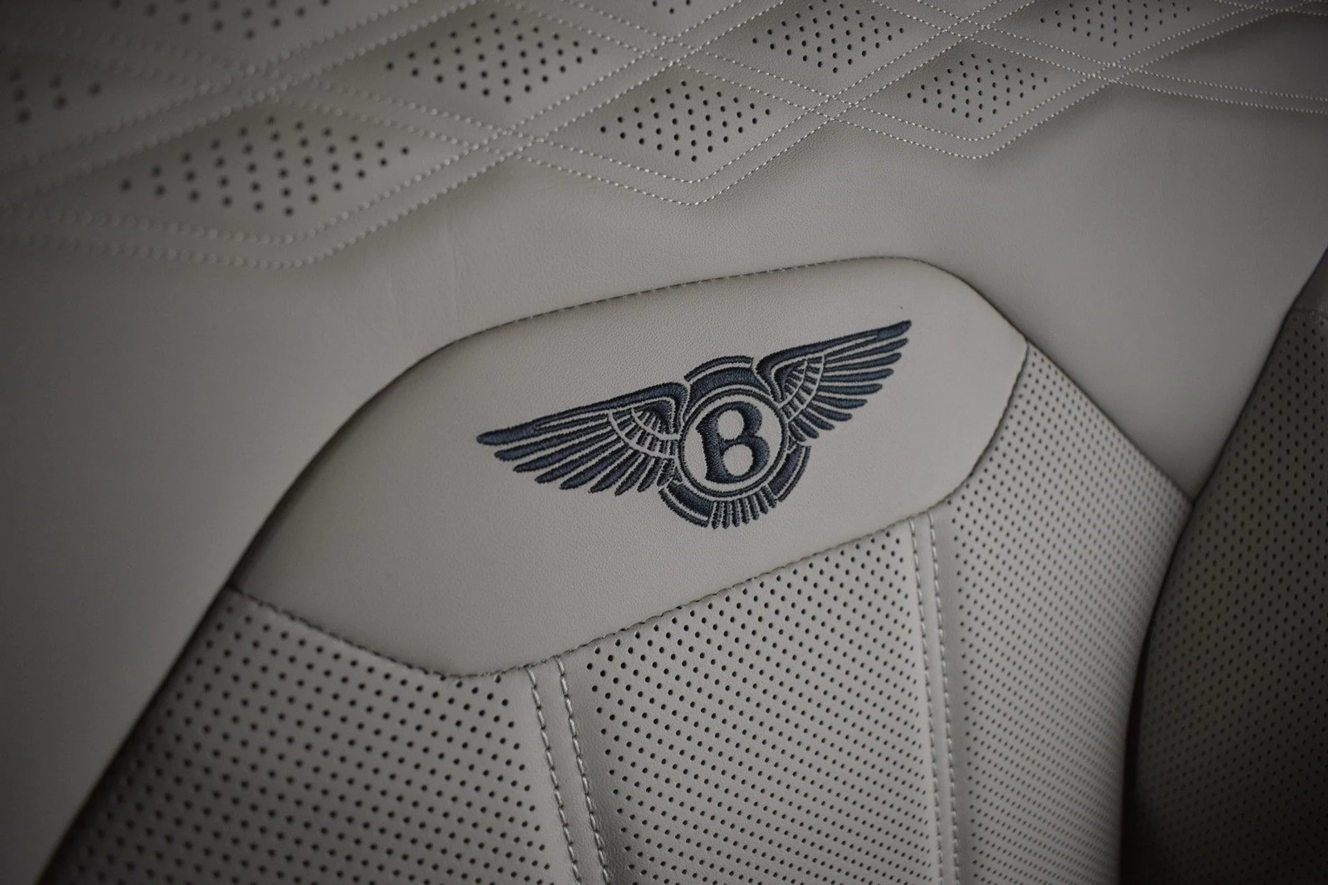 mph037_2756895807_15f91d4a6d271d8dbc9f7f9c920428f4x_b2810af6de