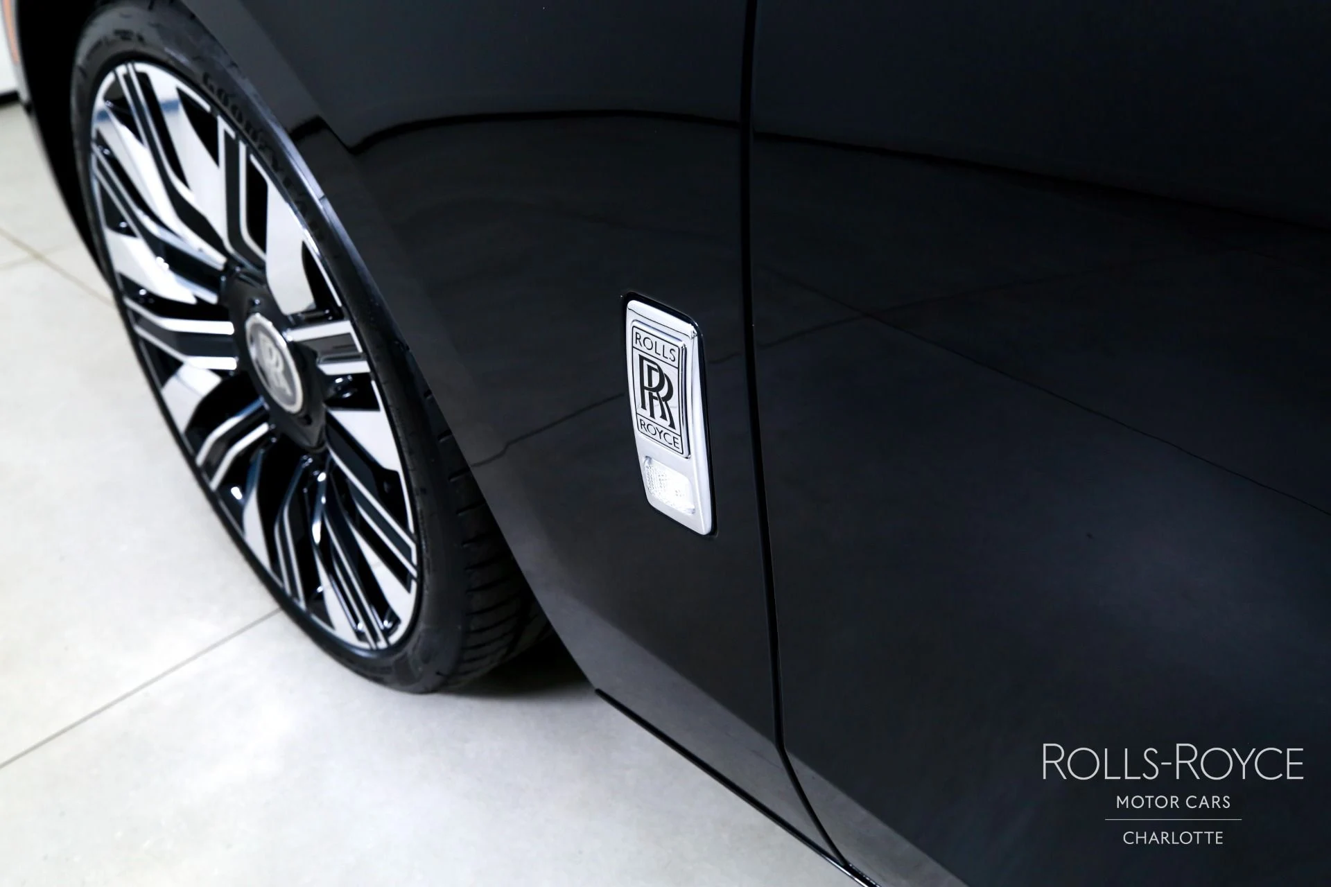 mph037_2788308086_Used_2025_Rolls_Royce_Ghost_1751386071_533891c99d