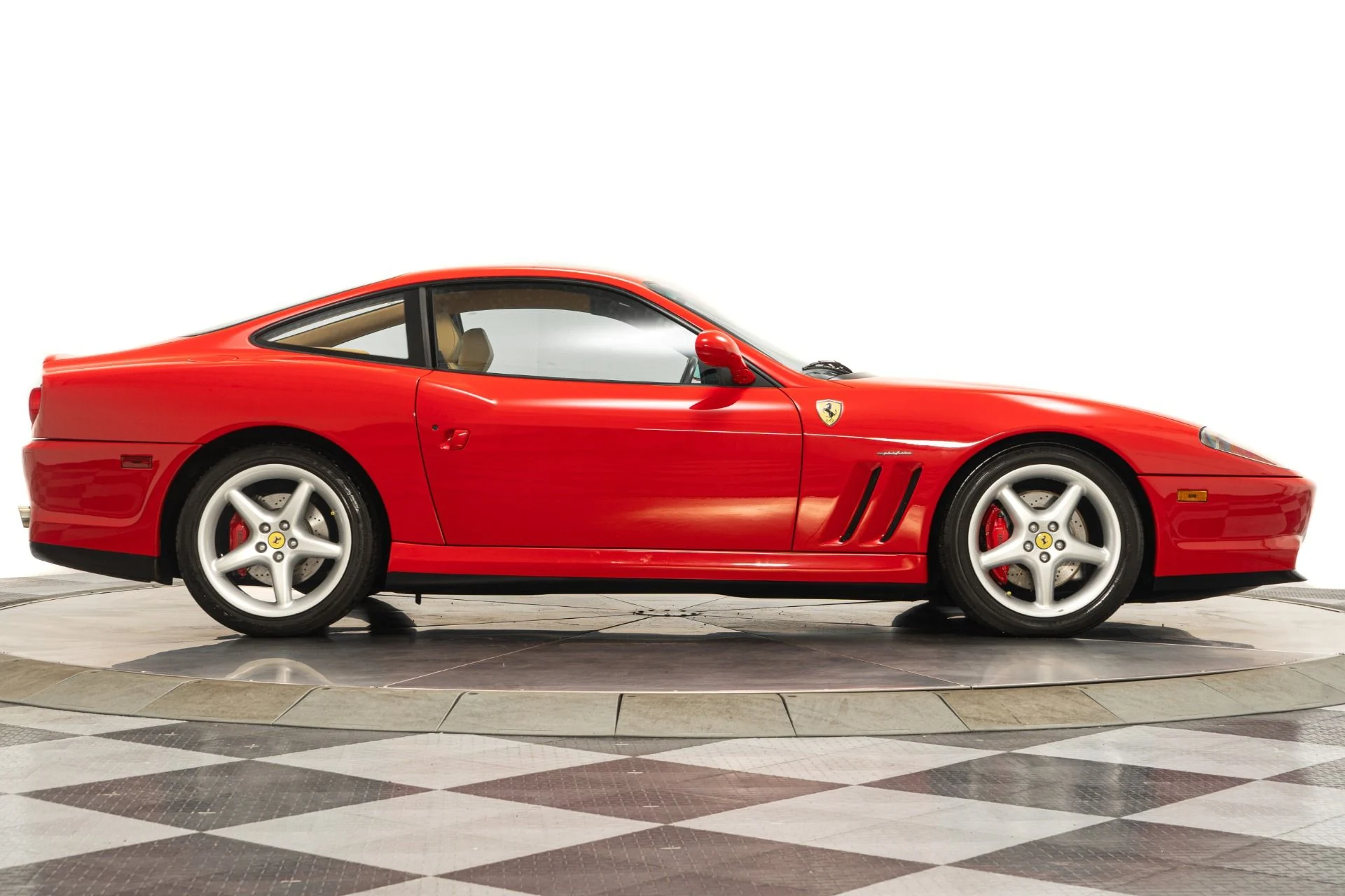 mph037_2797467544_Used_2001_Ferrari_550_Maranello_1750260346_5b8d833cf3