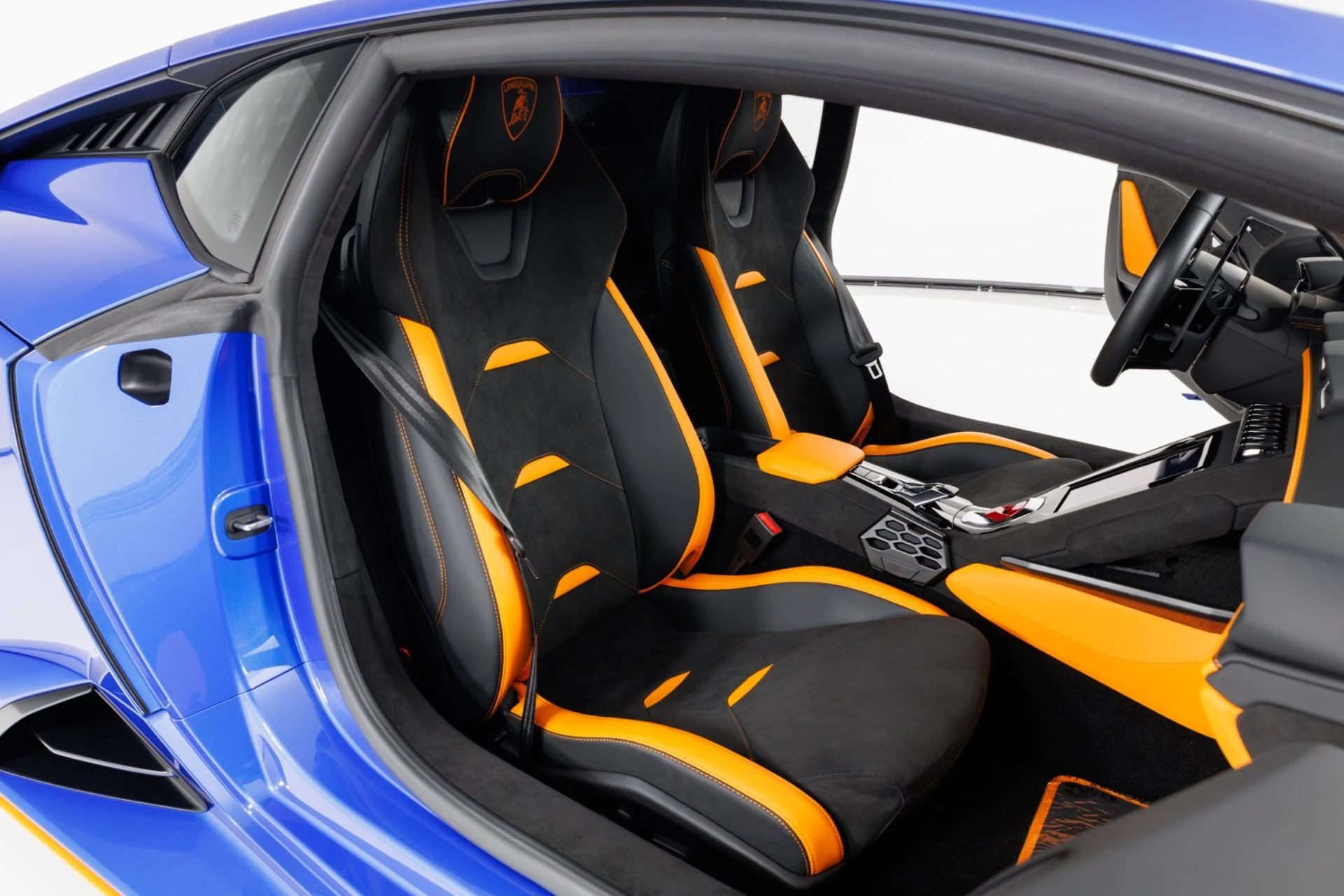 mph037_2826965171_Used_2023_Lamborghini_Huracan_Tecnica_1784830842_b5c81221a0