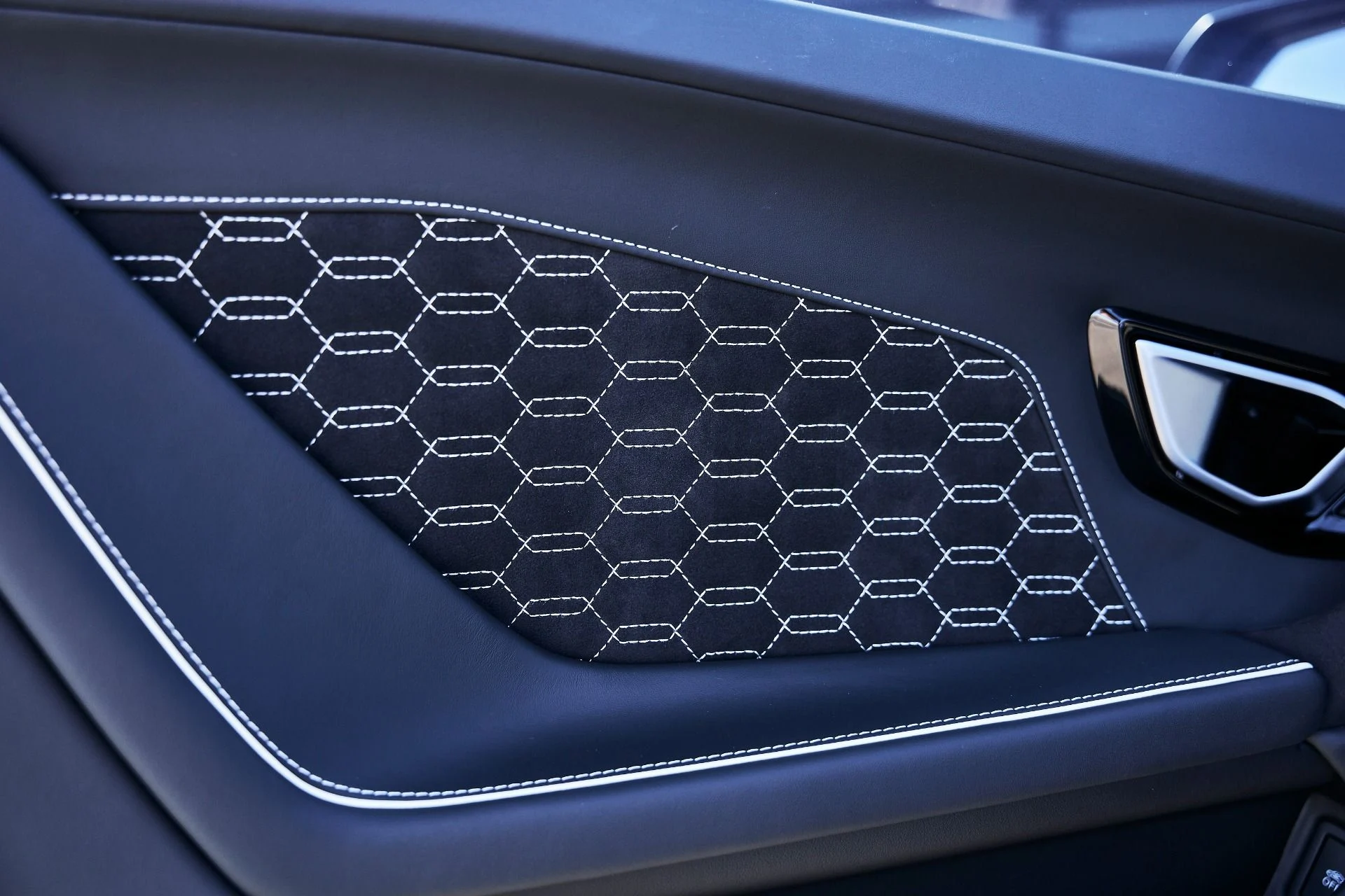 mph037_2839851786_Used_2023_Lamborghini_Huracan_Tecnica_Base_1774403206_8b4684d2b5